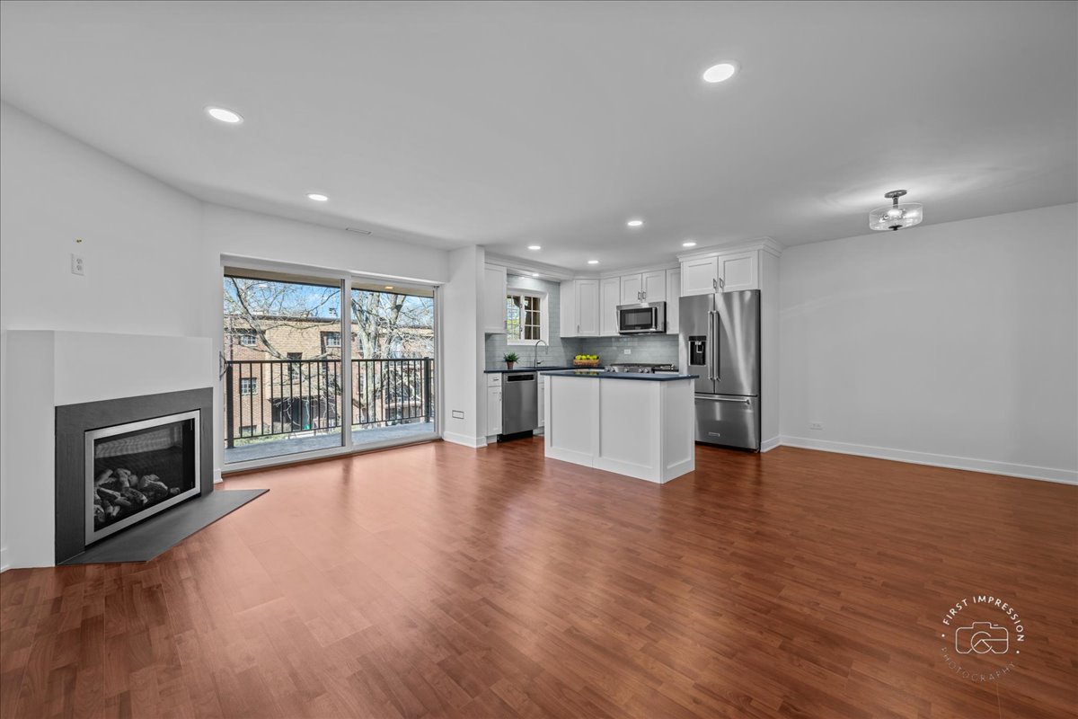 404 Melrose Avenue Unit: 303