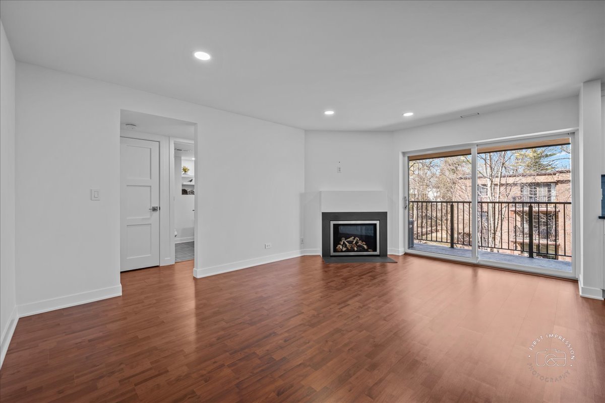 404 Melrose Avenue Unit: 303