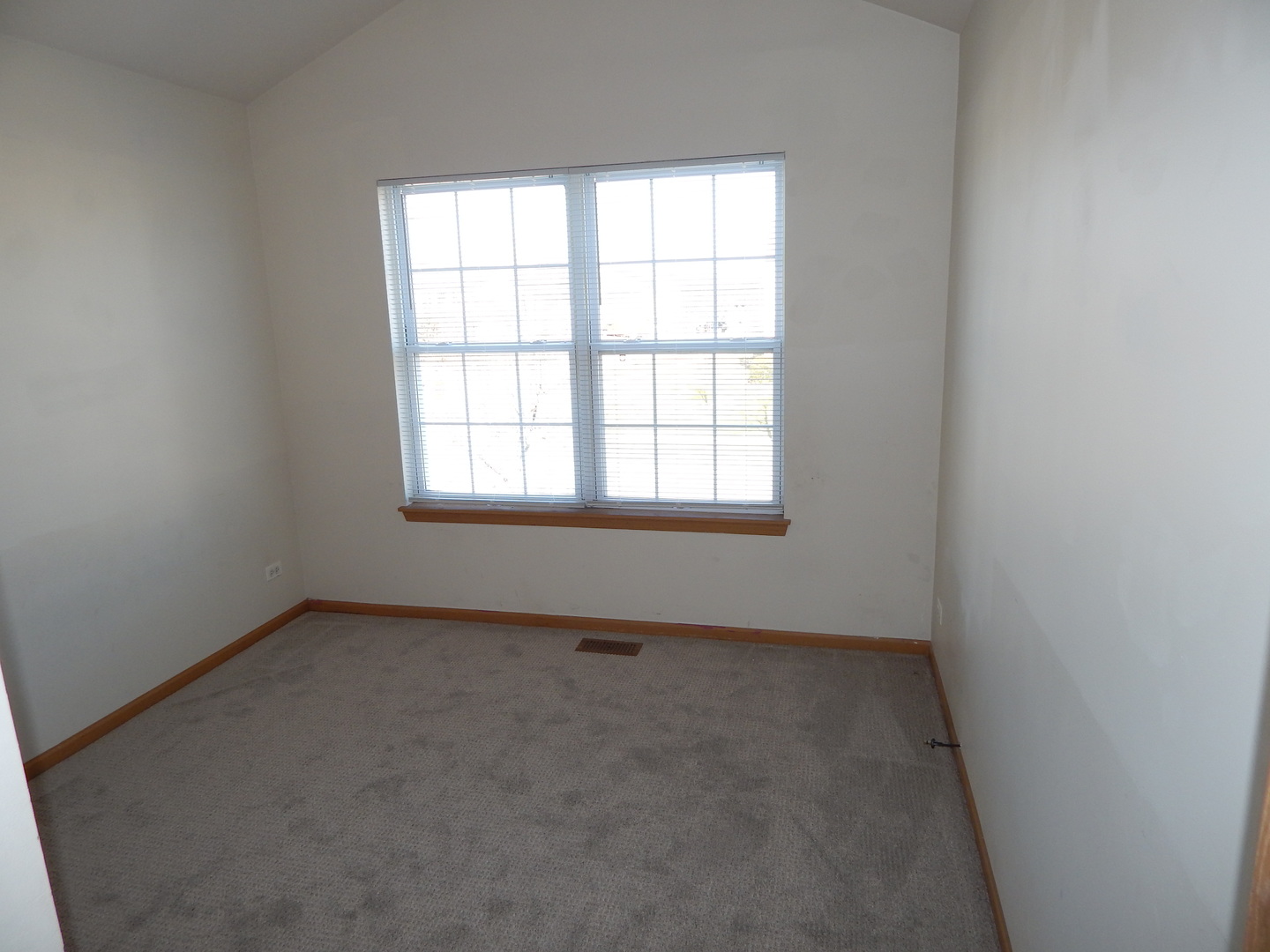 2800 E BRIDLEWAY Court