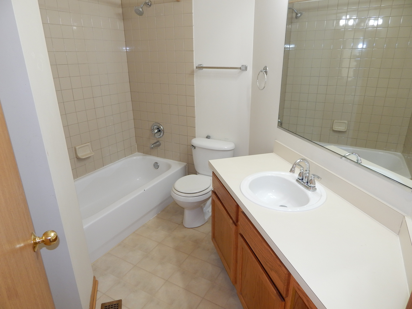 2800 E BRIDLEWAY Court