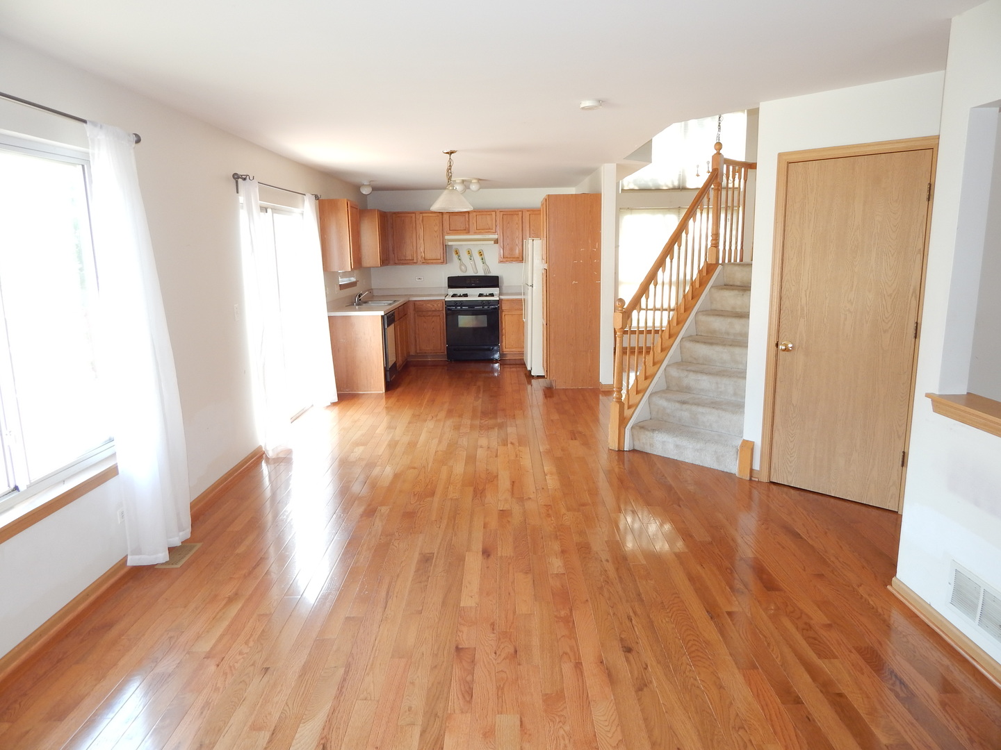 2800 E BRIDLEWAY Court