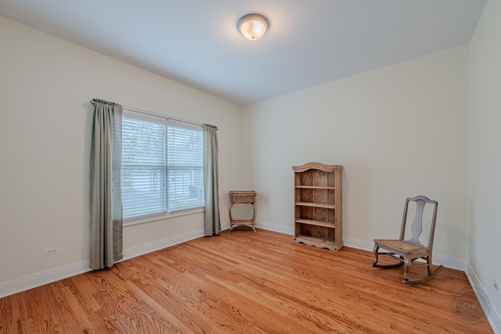 3S100 Williams Road