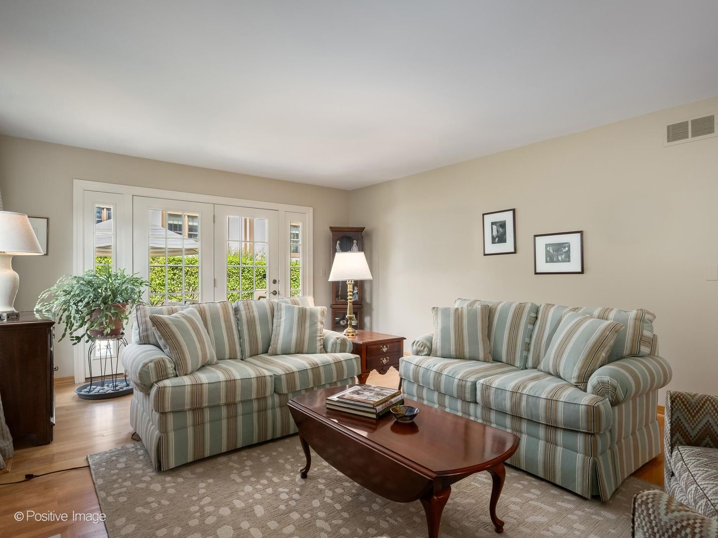 1049 Wheaton Oaks Drive