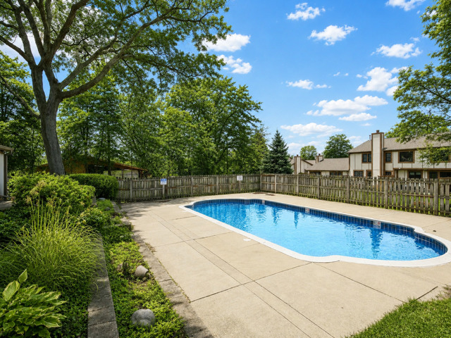 1049 Wheaton Oaks Drive