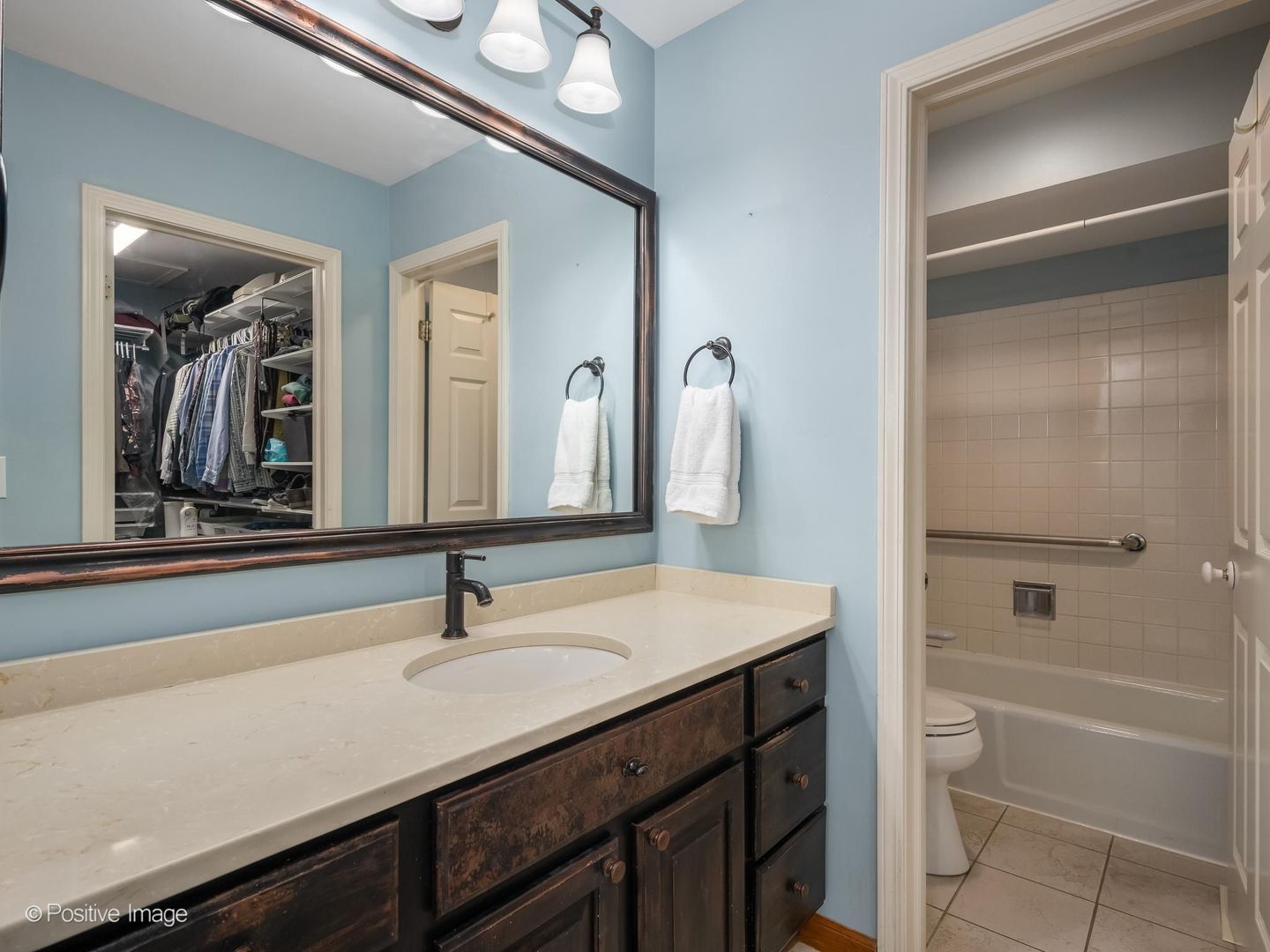 1049 Wheaton Oaks Drive