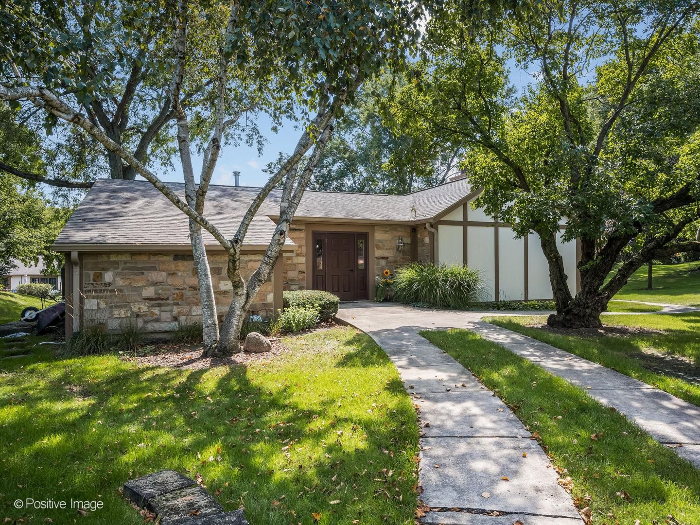 1049 Wheaton Oaks Drive