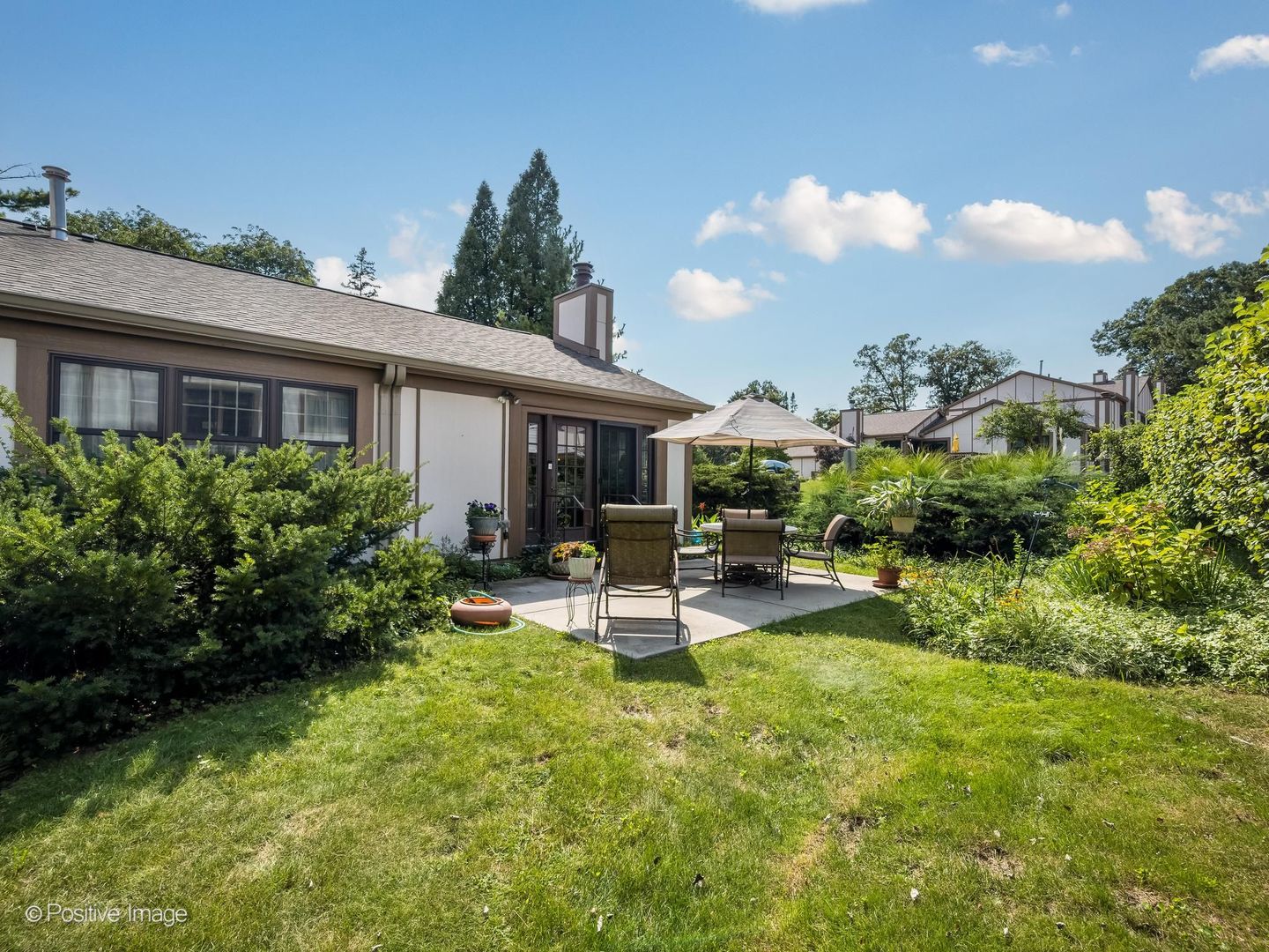 1049 Wheaton Oaks Drive