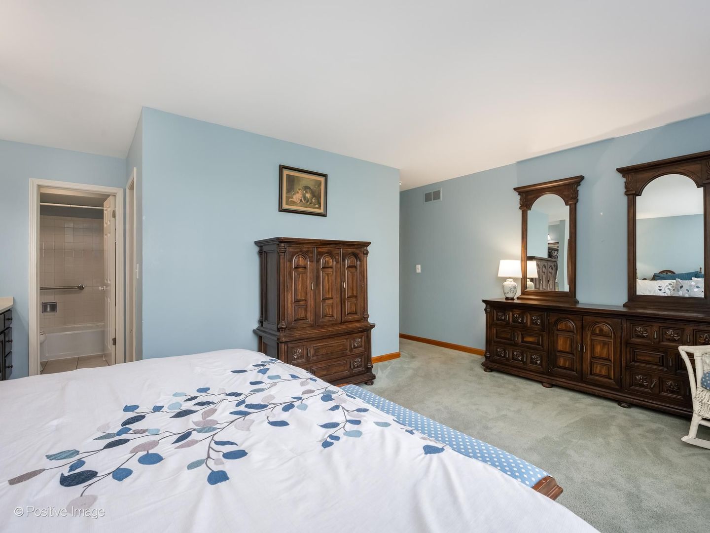 1049 Wheaton Oaks Drive