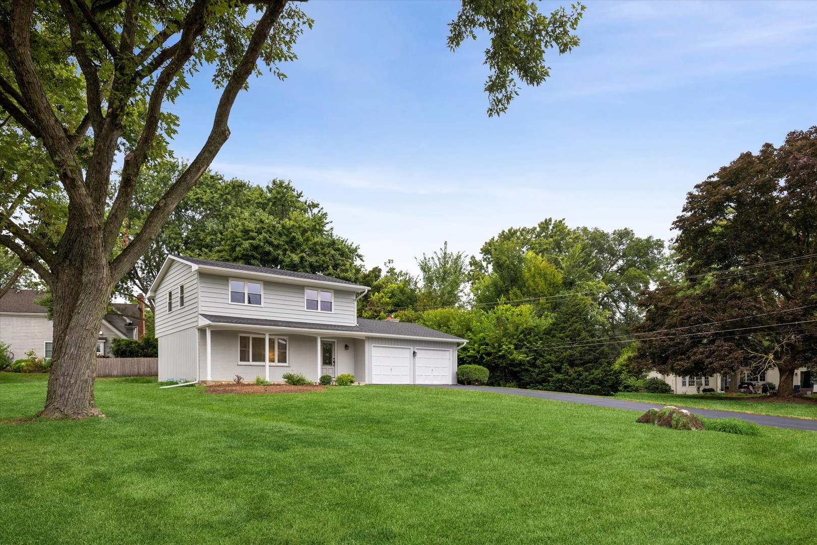 2S380 Golfview Drive