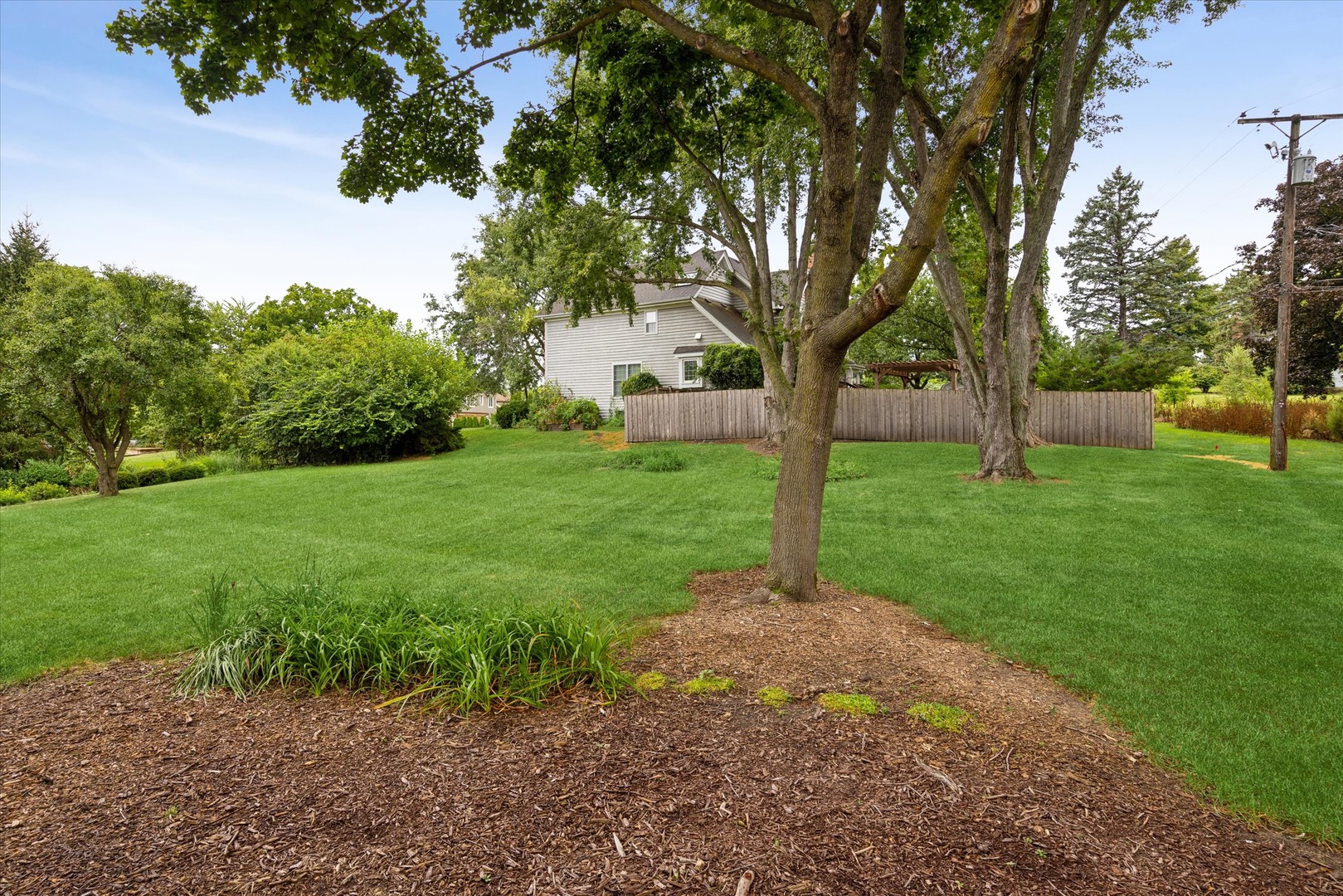 2S380 Golfview Drive