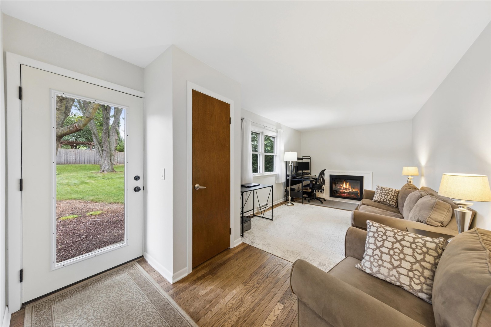 2S380 Golfview Drive