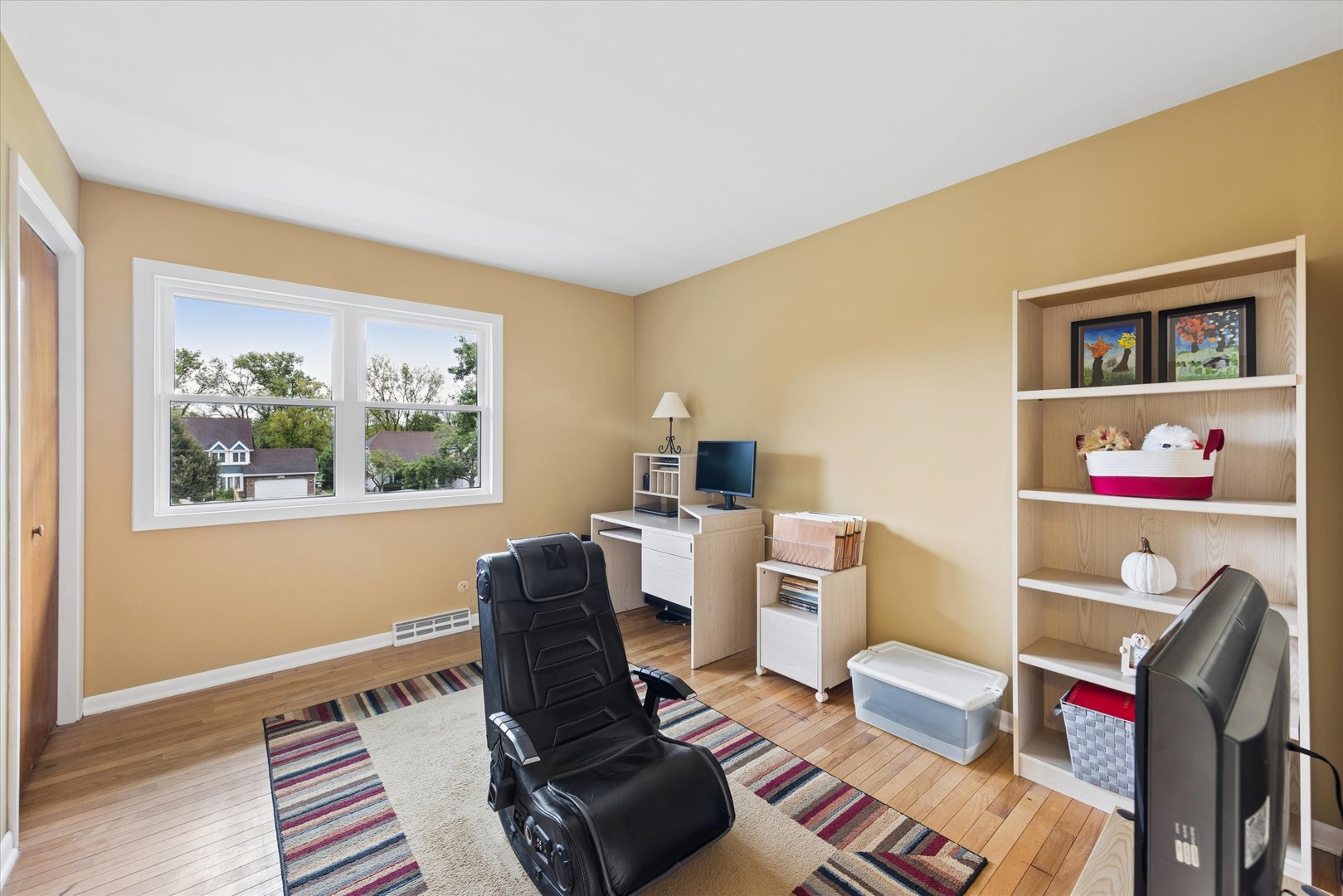 2S380 Golfview Drive