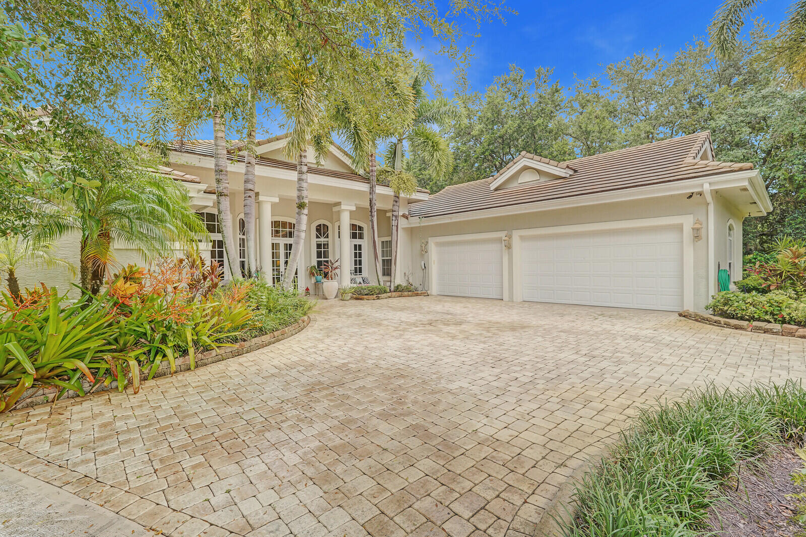 7679 Wyldwood Way