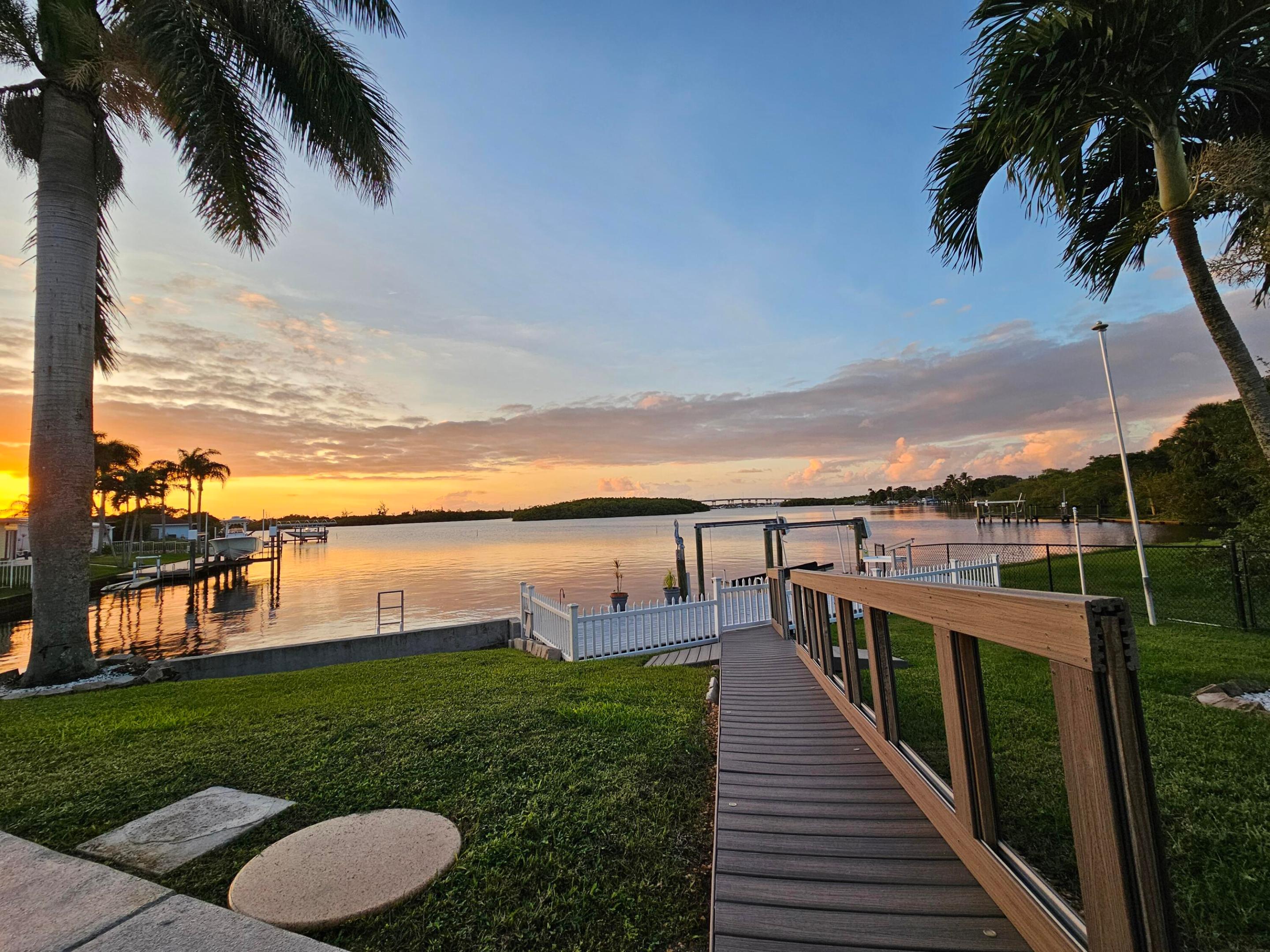 226 SW Cabana Point Circle