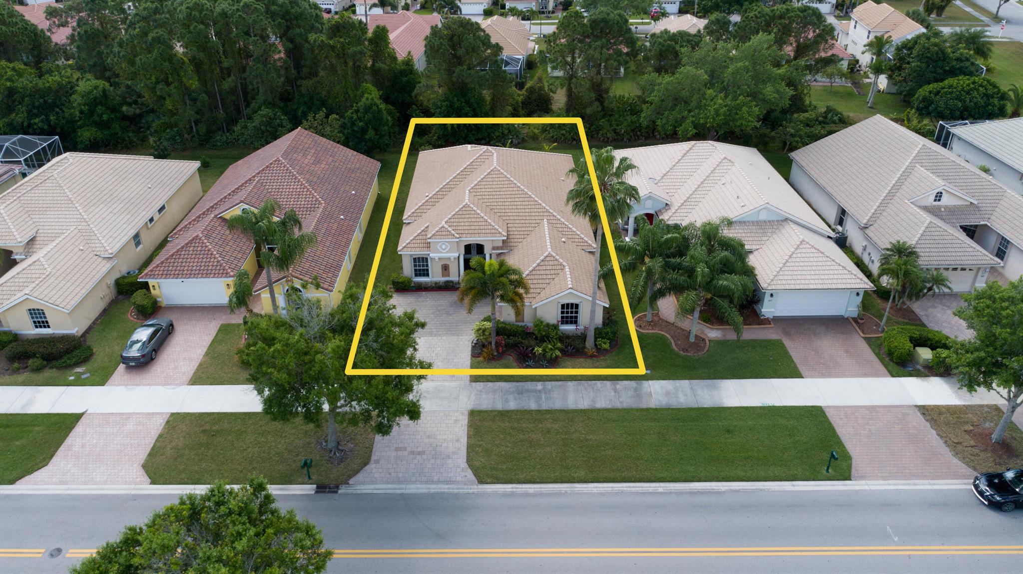 665 SW Lake Charles Circle