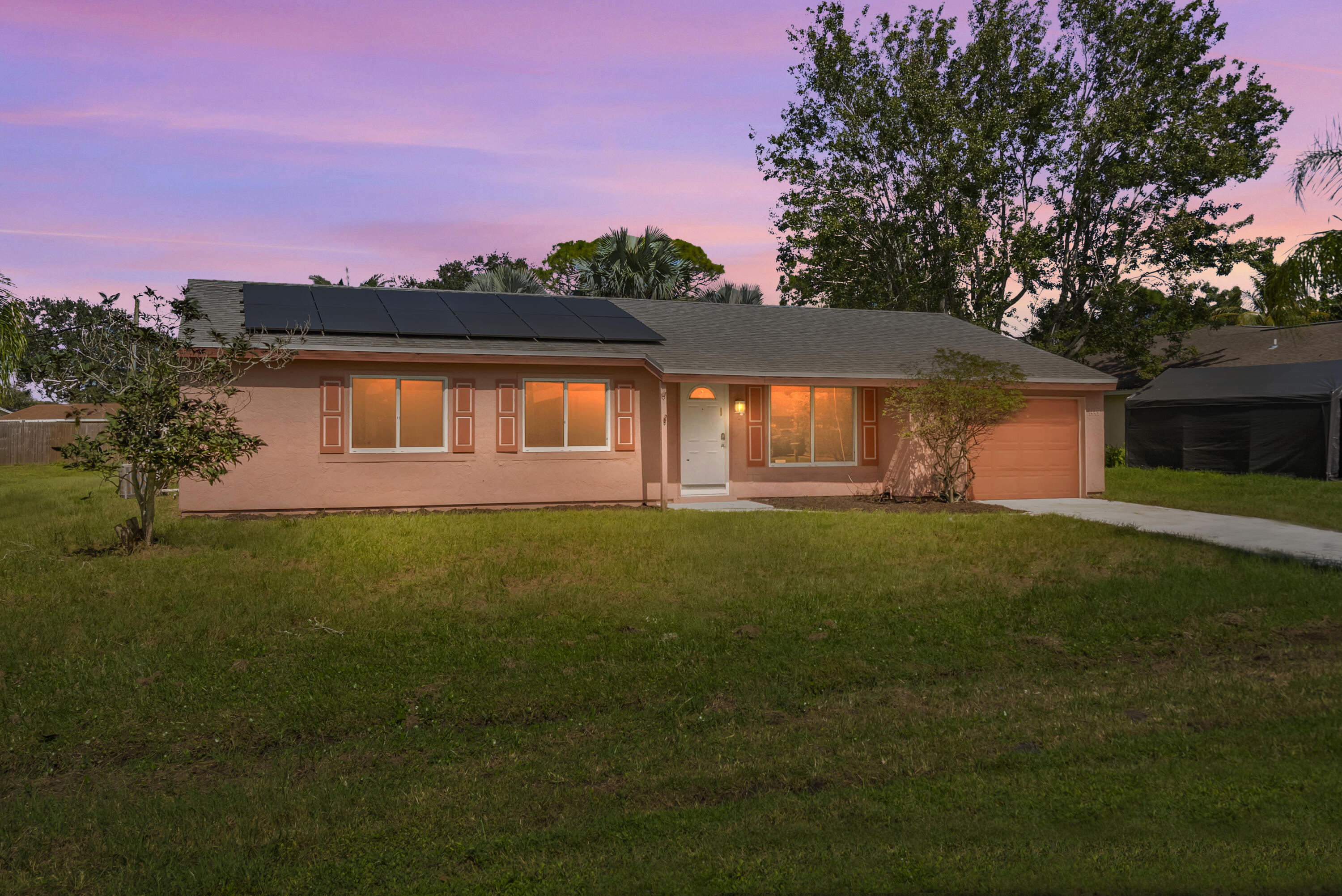 1449 SE Minorca Avenue