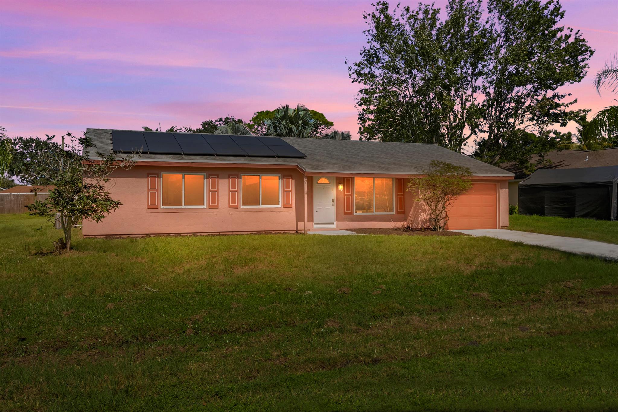 1449 SE Minorca Avenue