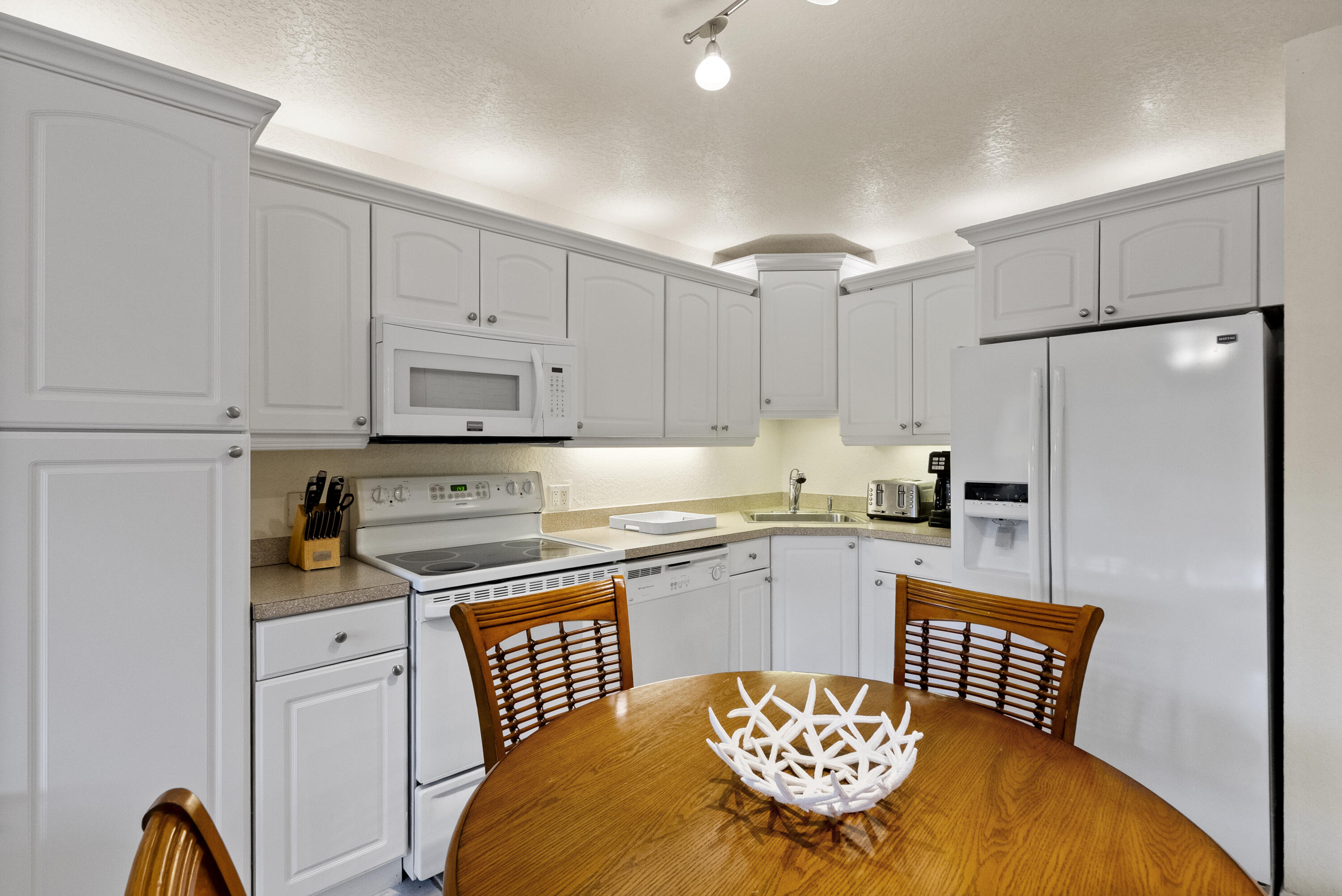 2400 S Ocean Drive 816