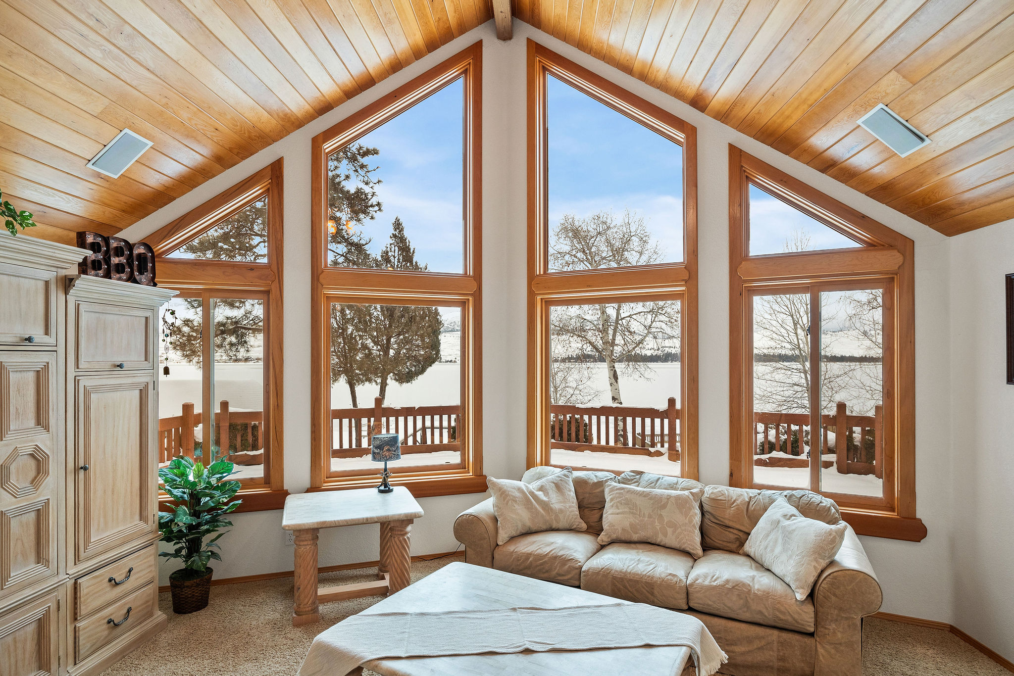 46150 Meadowlark Lane