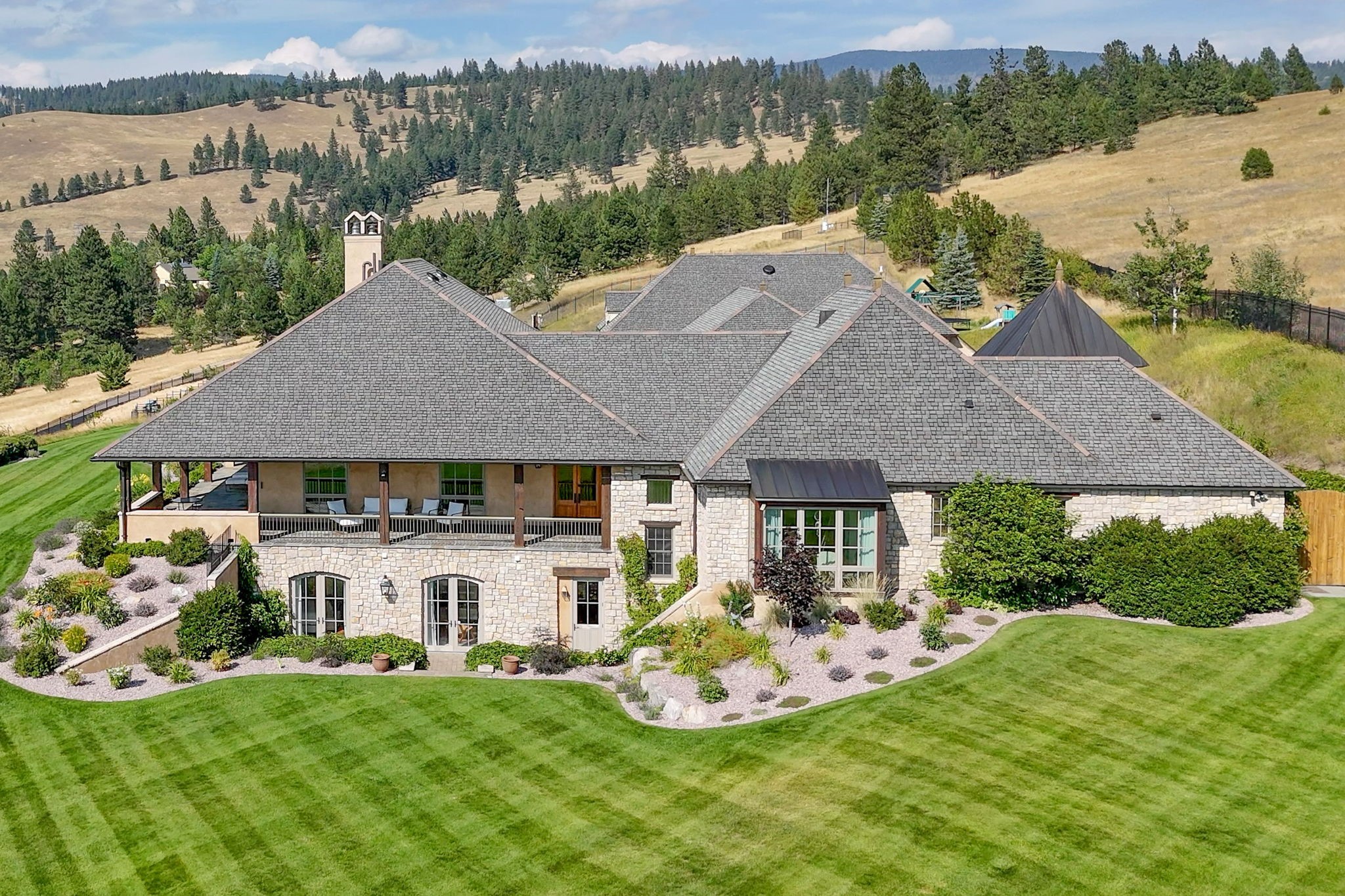 2722 Contour Road