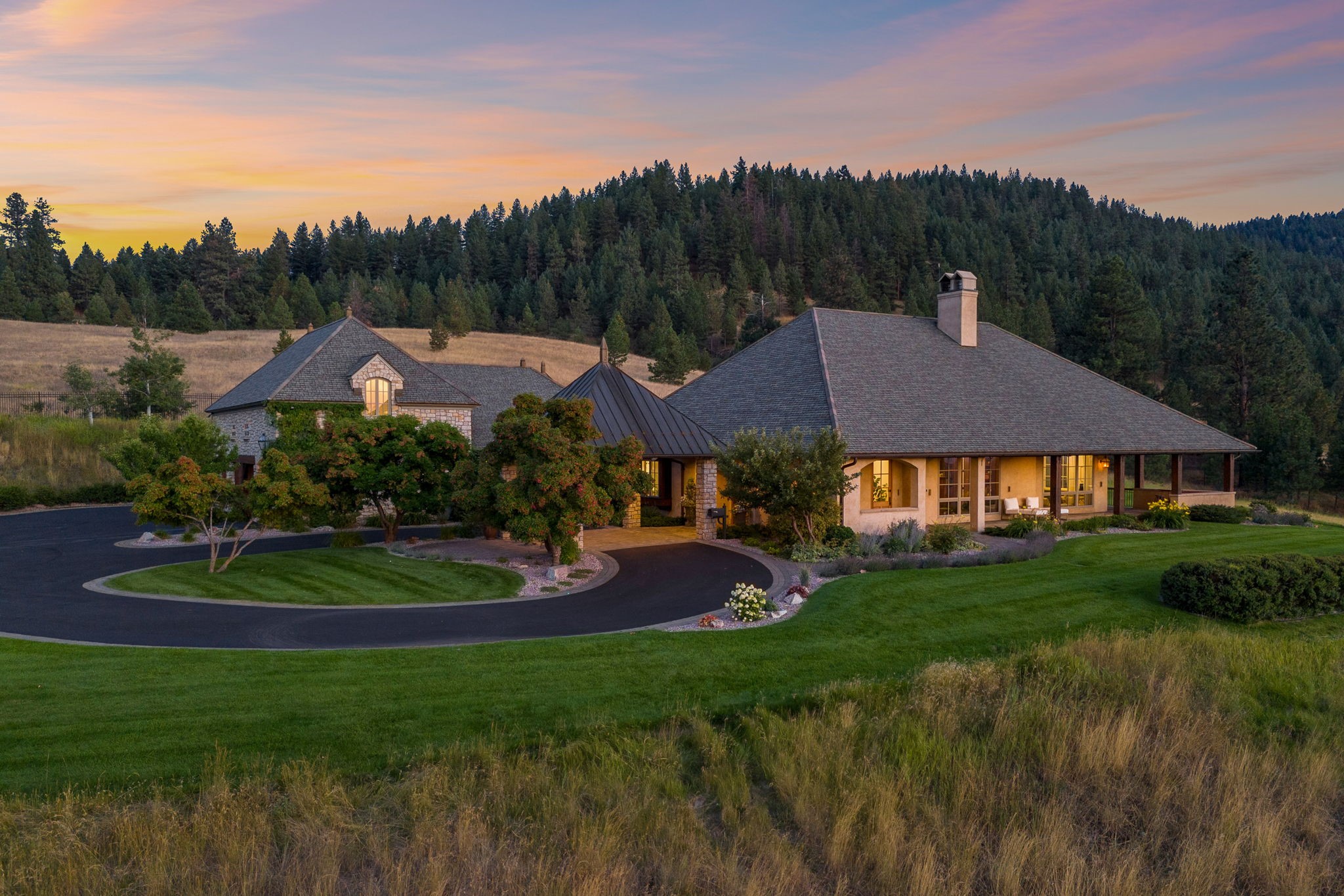 2722 Contour Road