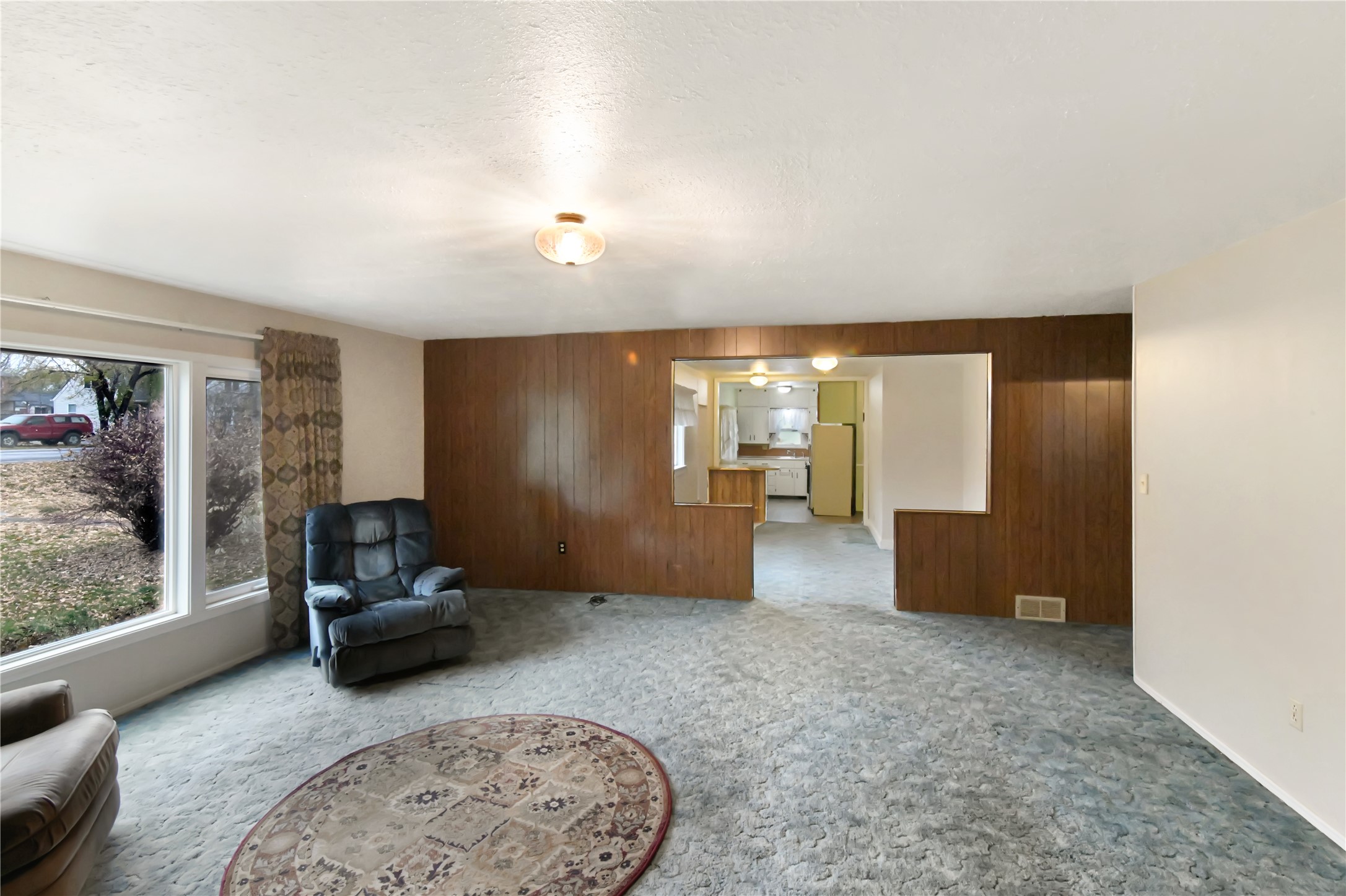 2222 S 14th Street W