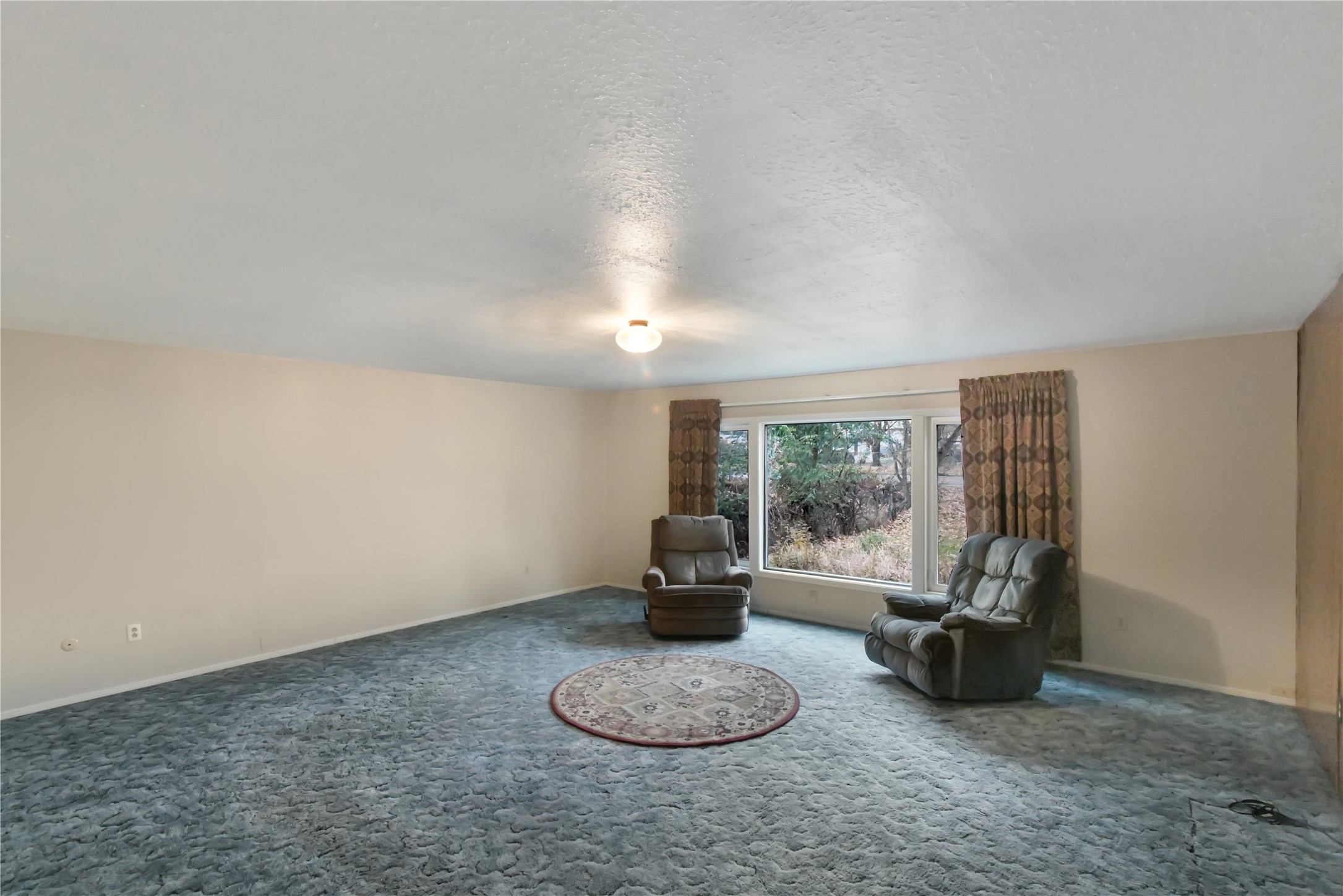 2222 S 14th Street W