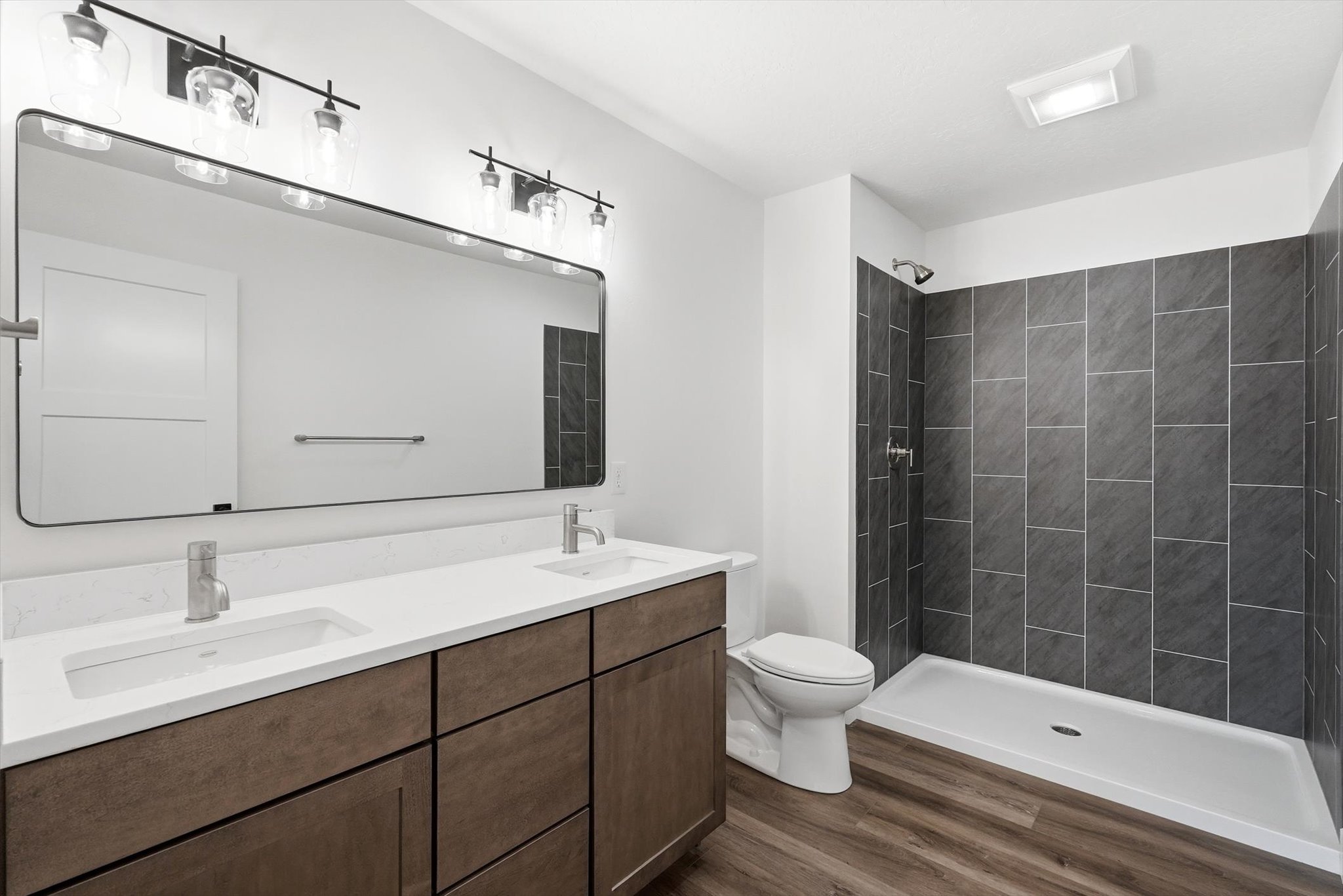 2750 Riata Road A, B, C