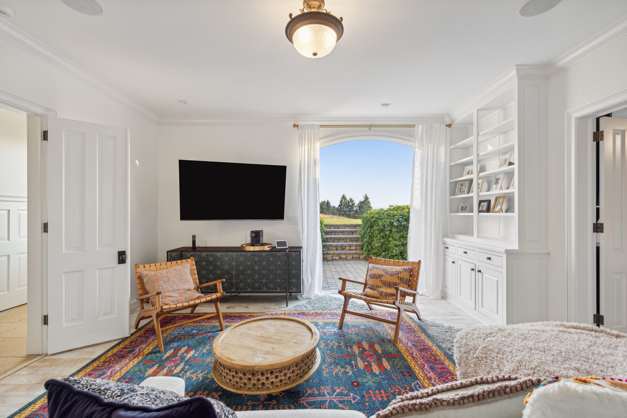 2722 Contour Road