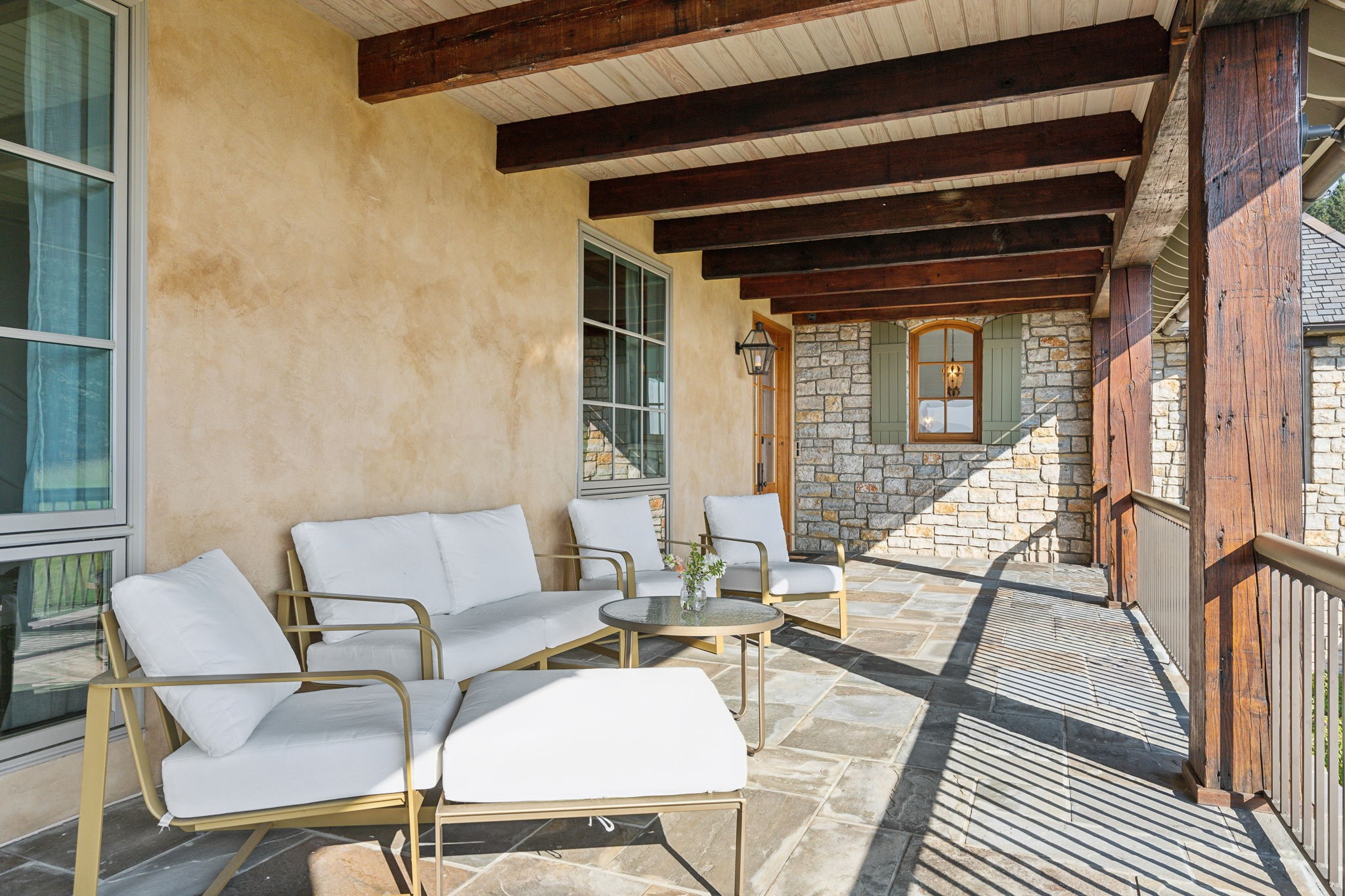 2722 Contour Road