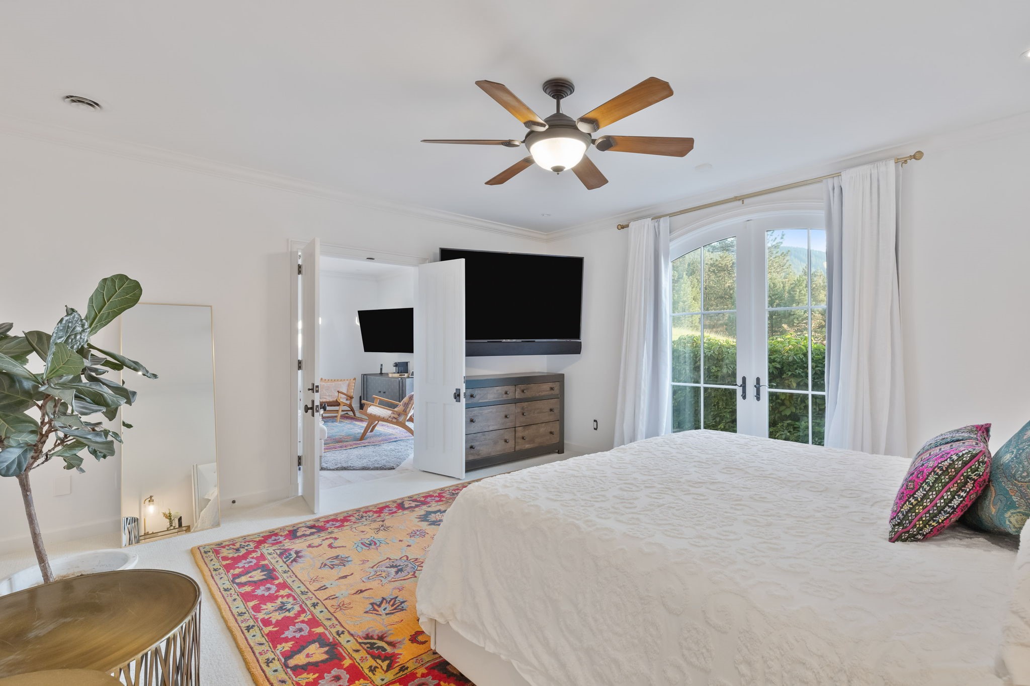 2722 Contour Road