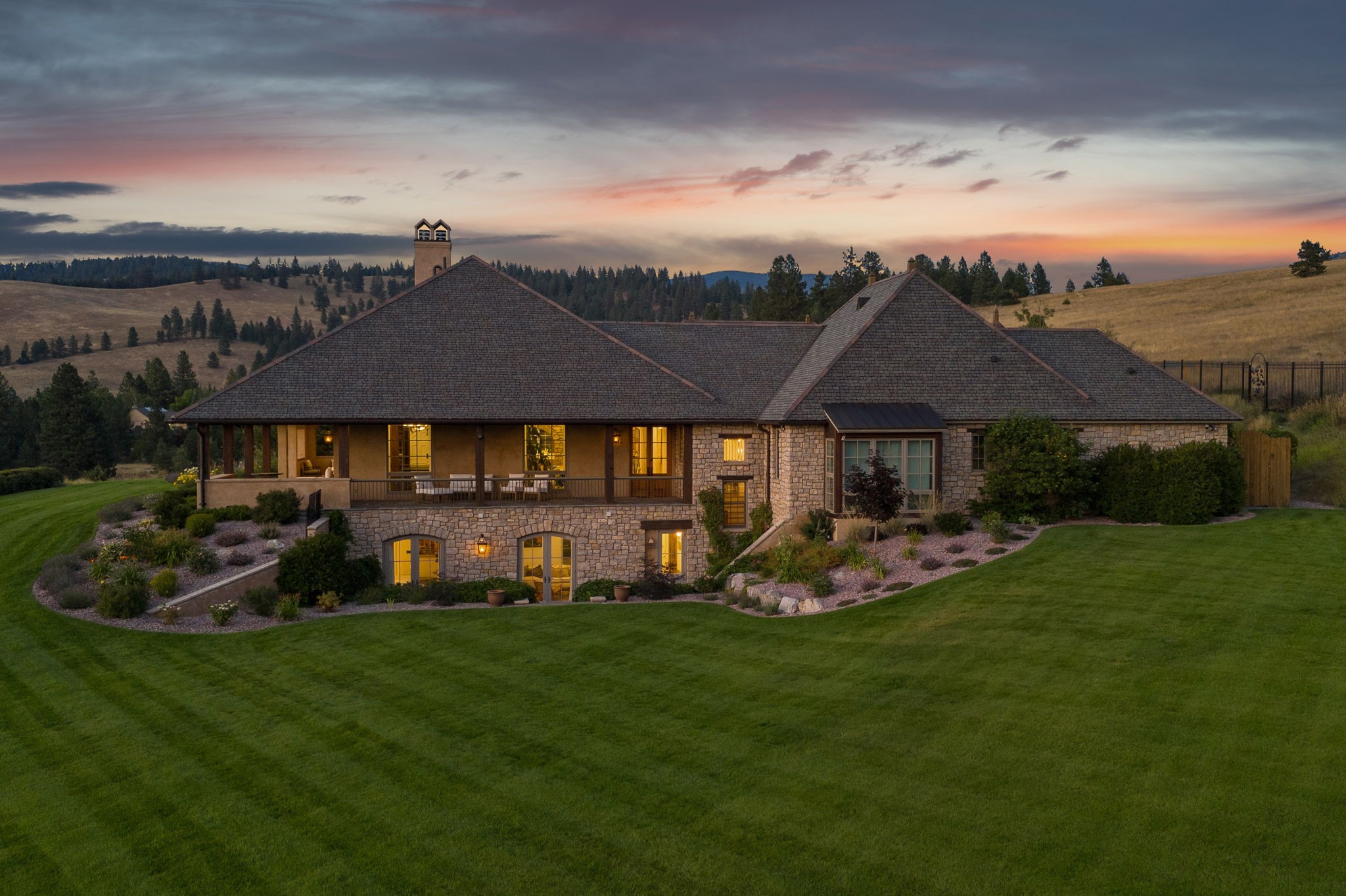 2722 Contour Road