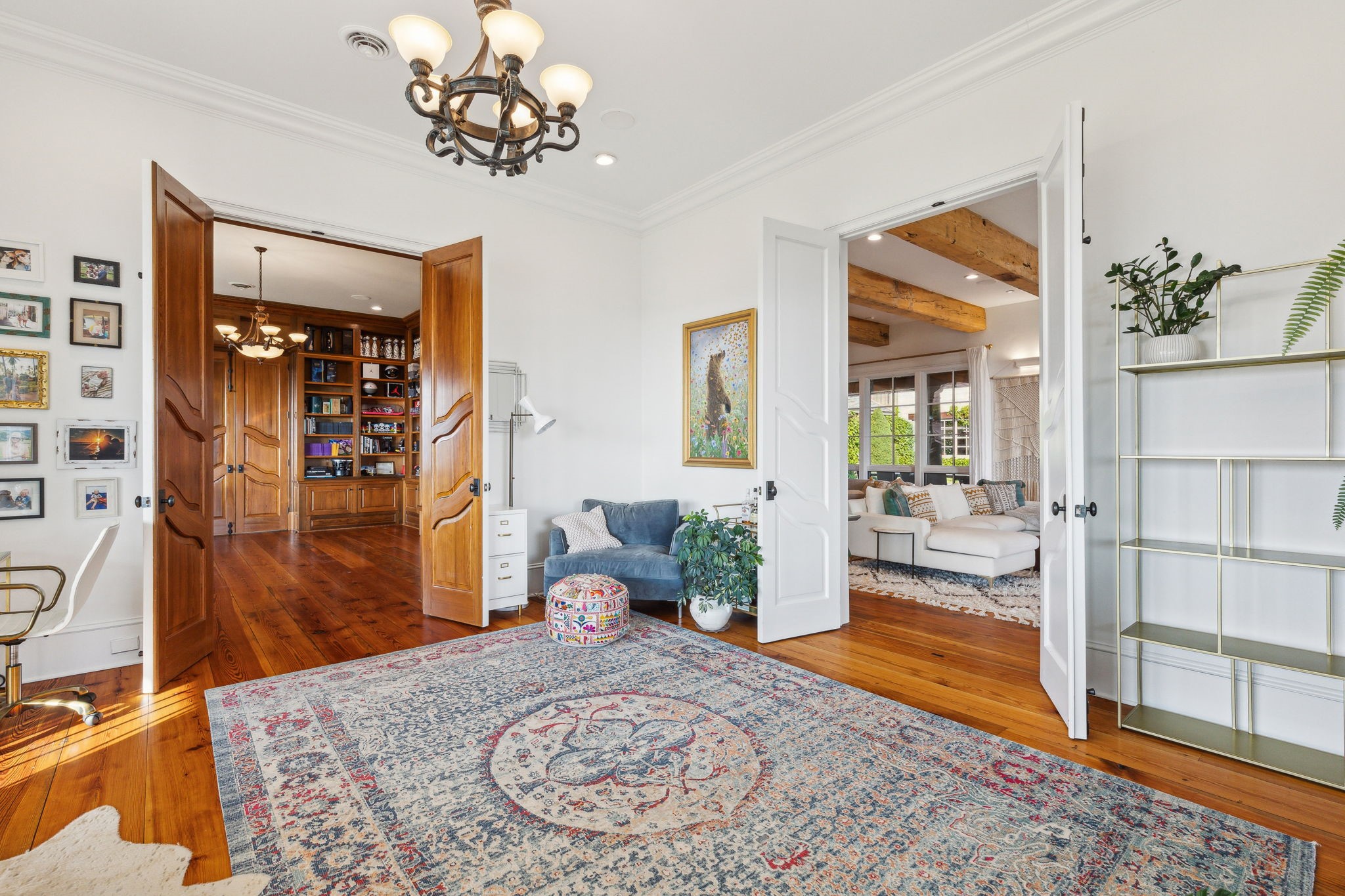 2722 Contour Road