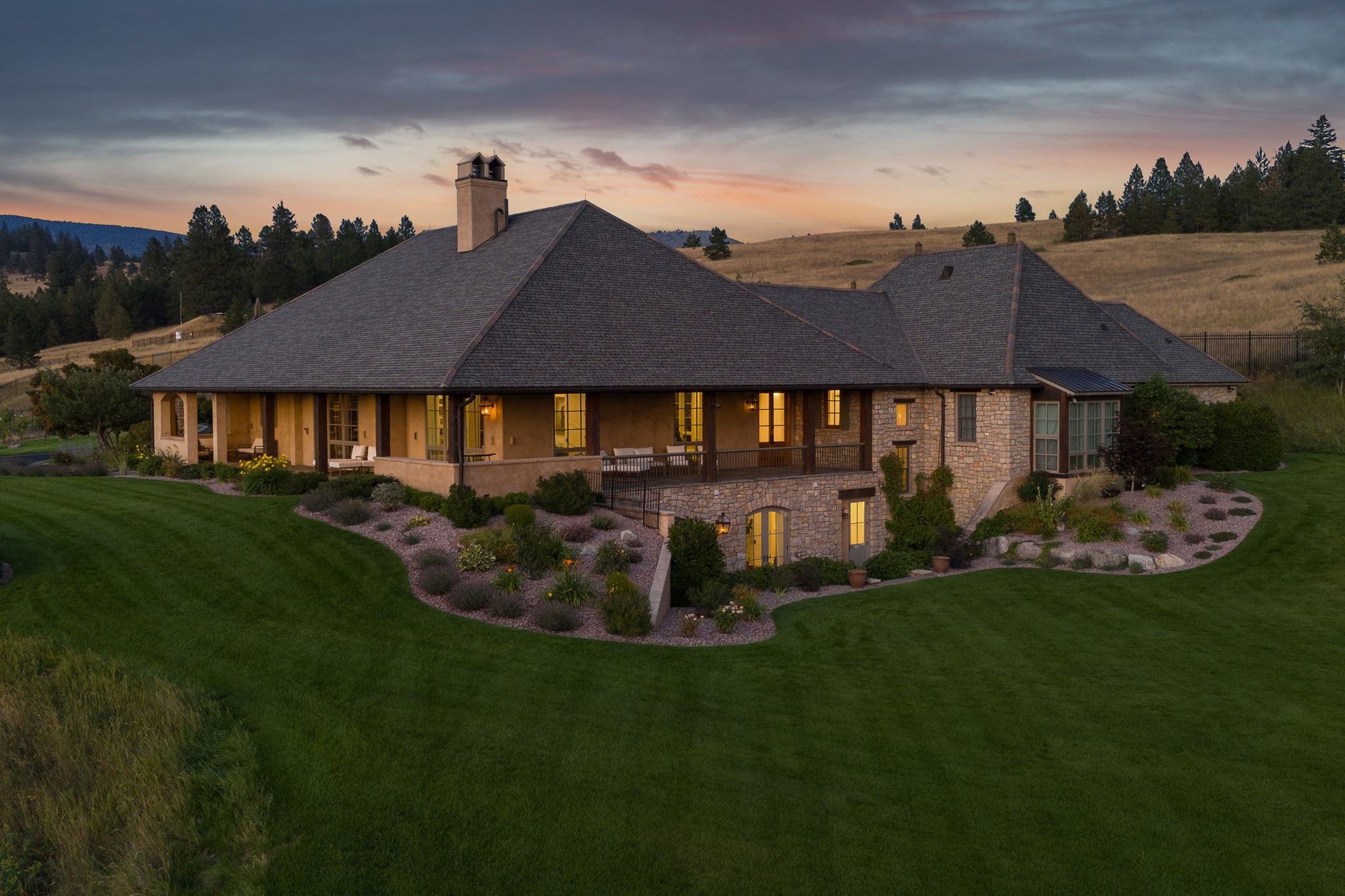 2722 Contour Road