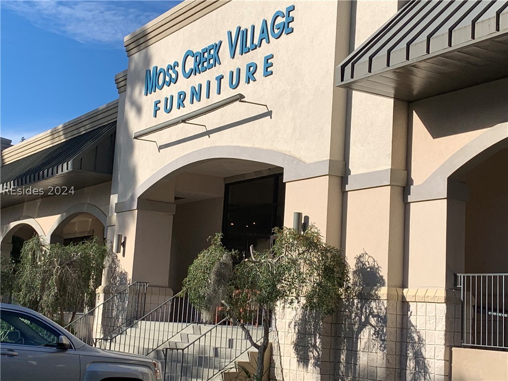23 Moss Creek Village