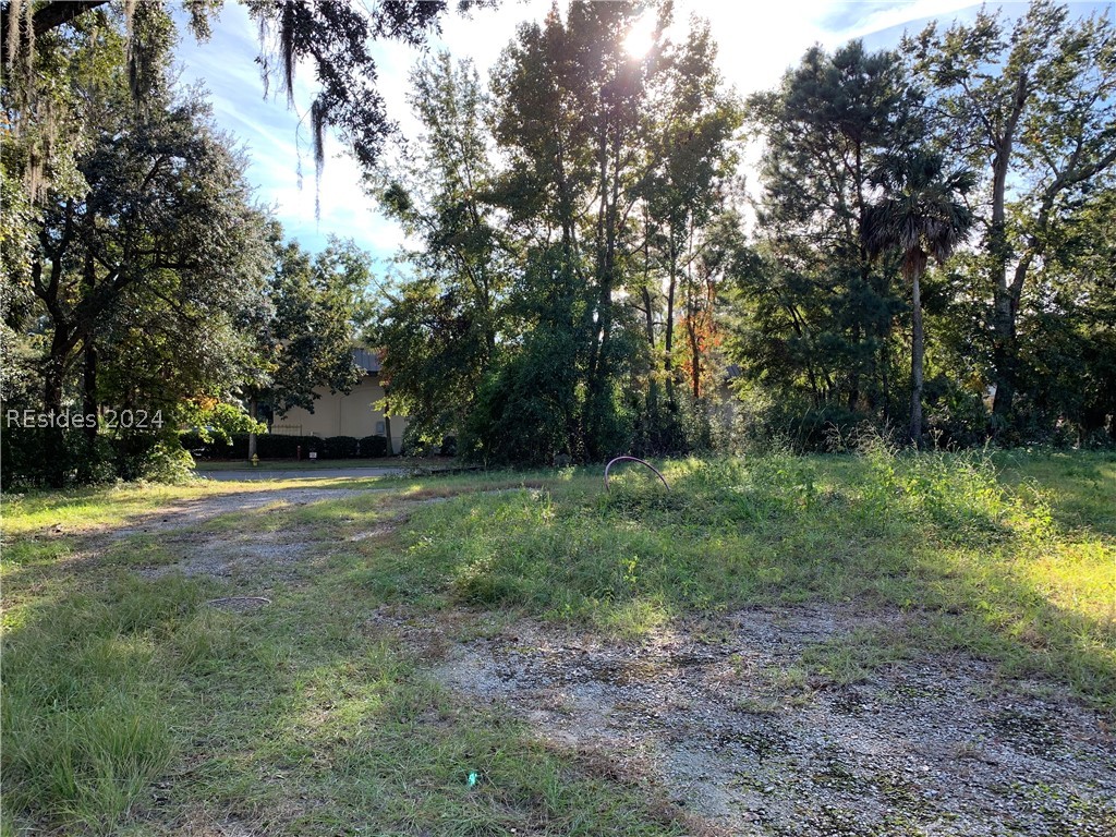 23 Moss Creek Village