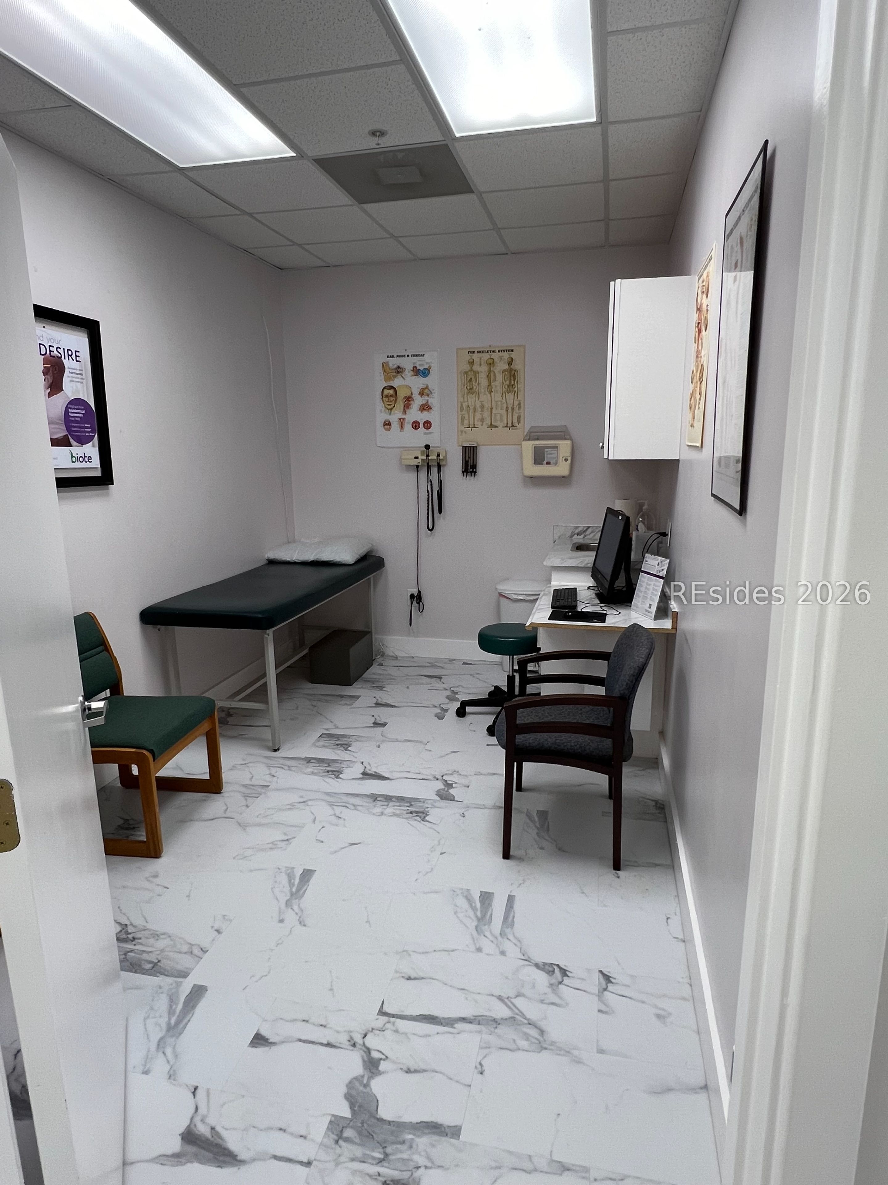 14 Oak Forest Road Unit: 100E