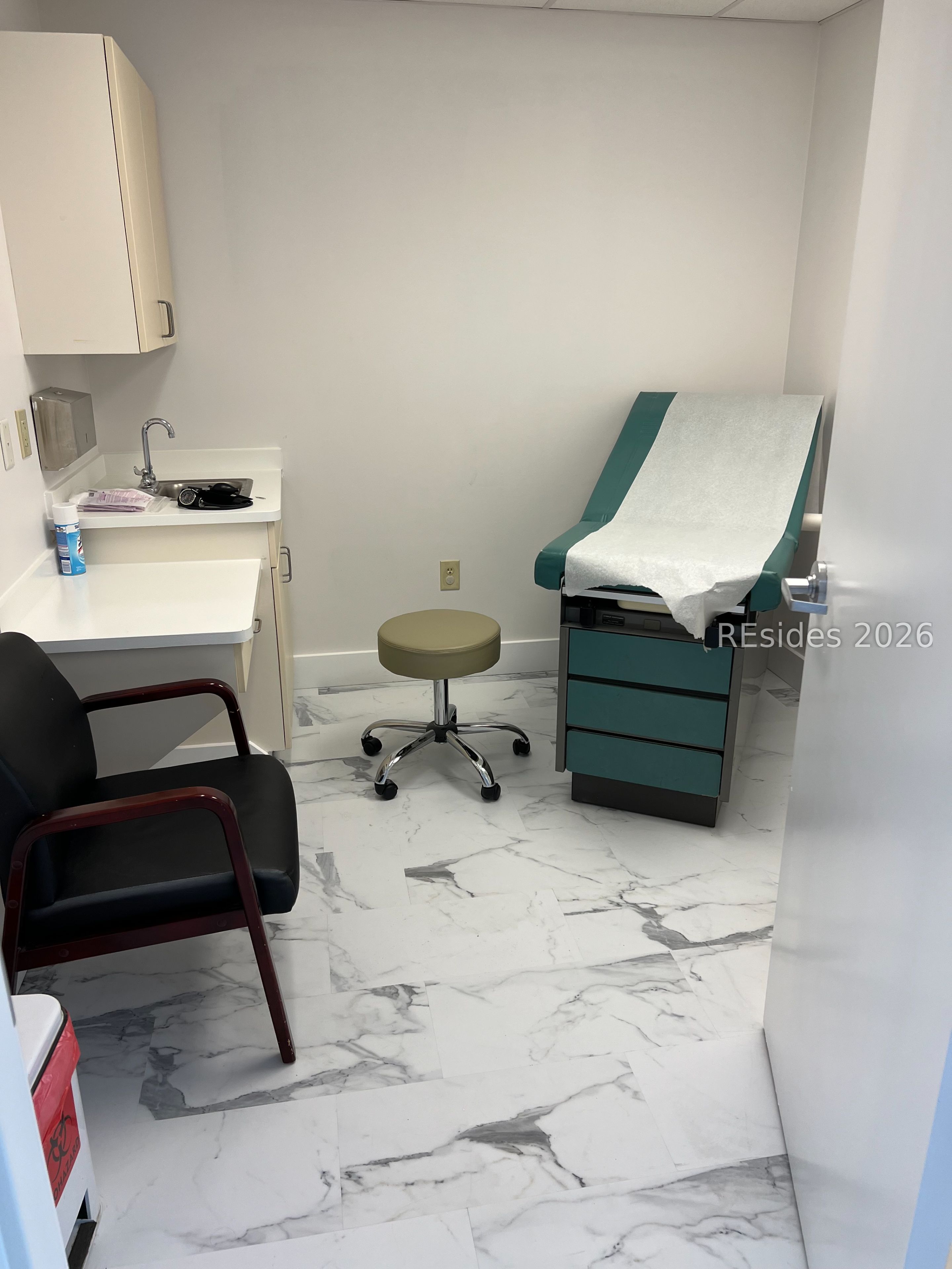 14 Oak Forest Road Unit: 100D