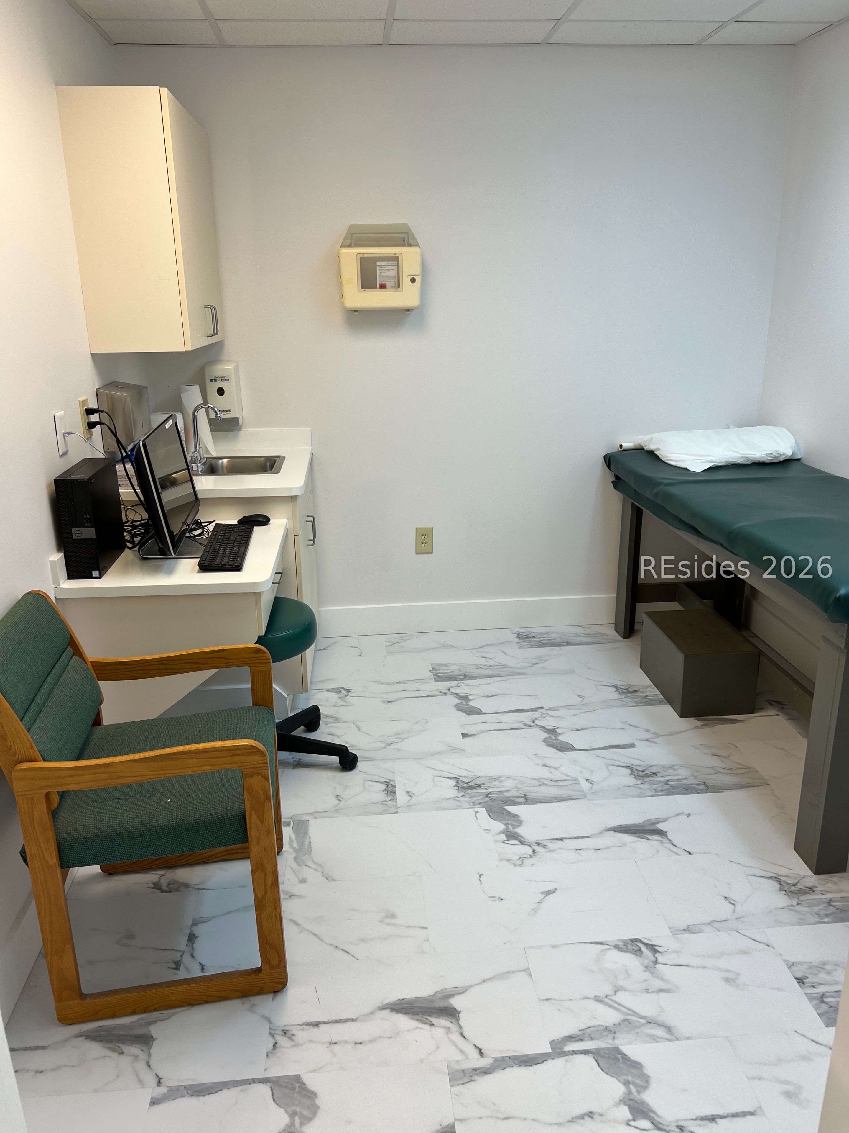 14 Oak Forest Road Unit: 100D