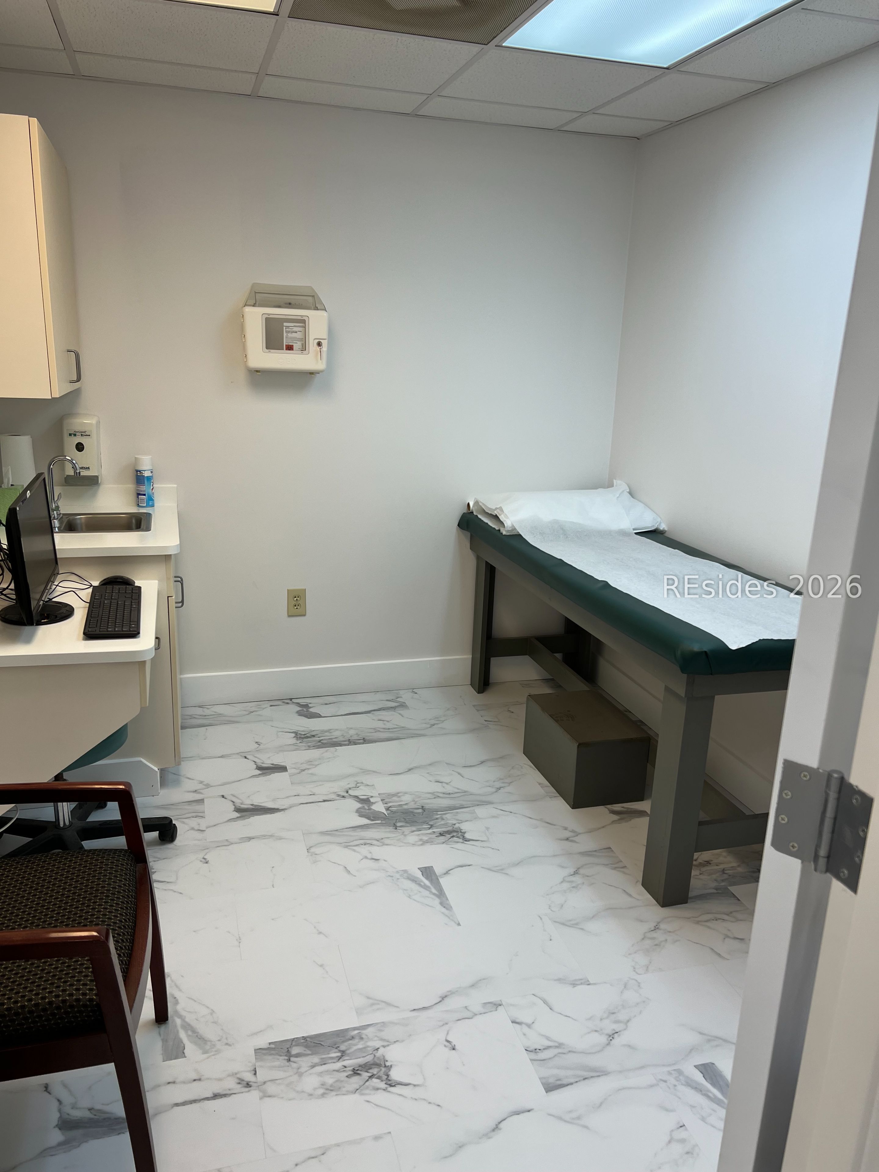 14 Oak Forest Road Unit: 100D