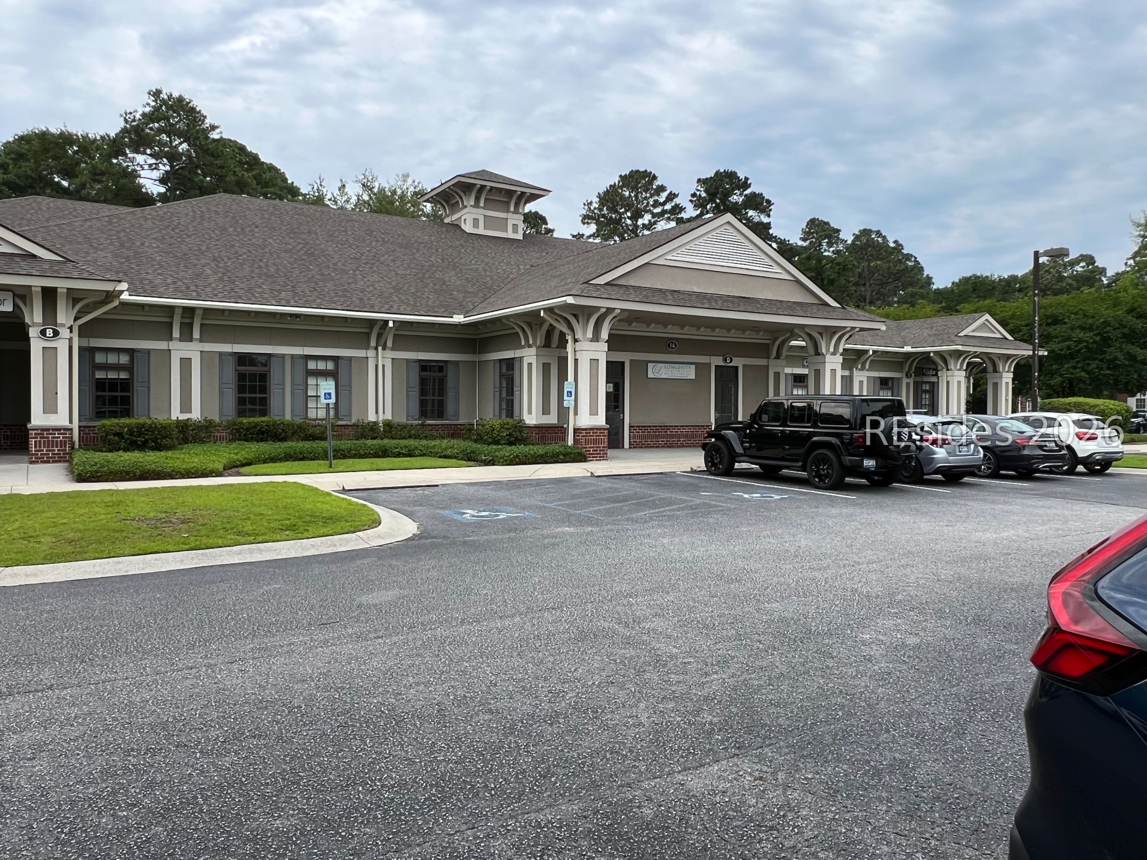 14 Oak Forest Road Unit: 100D