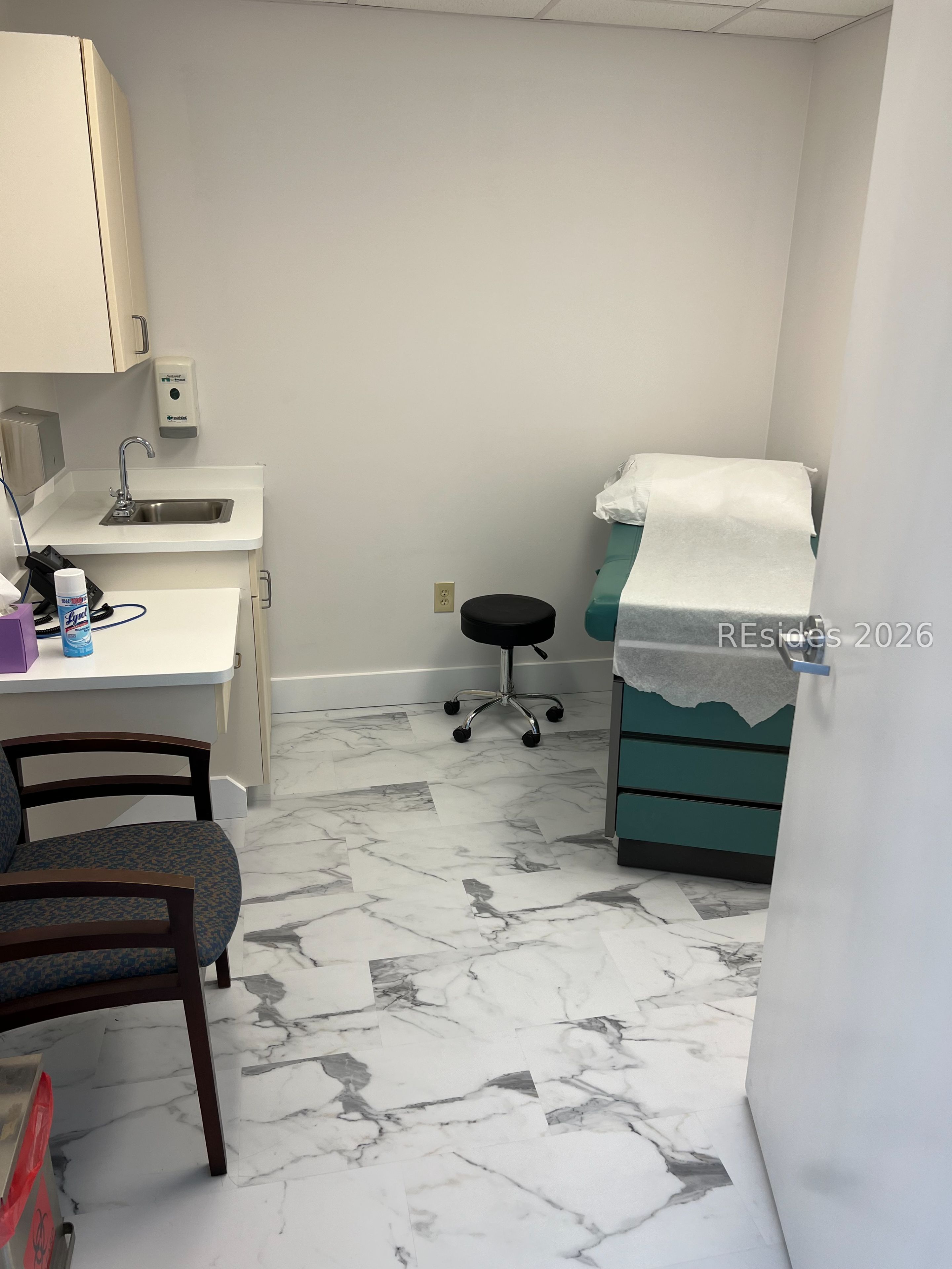 14 Oak Forest Road Unit: 100D