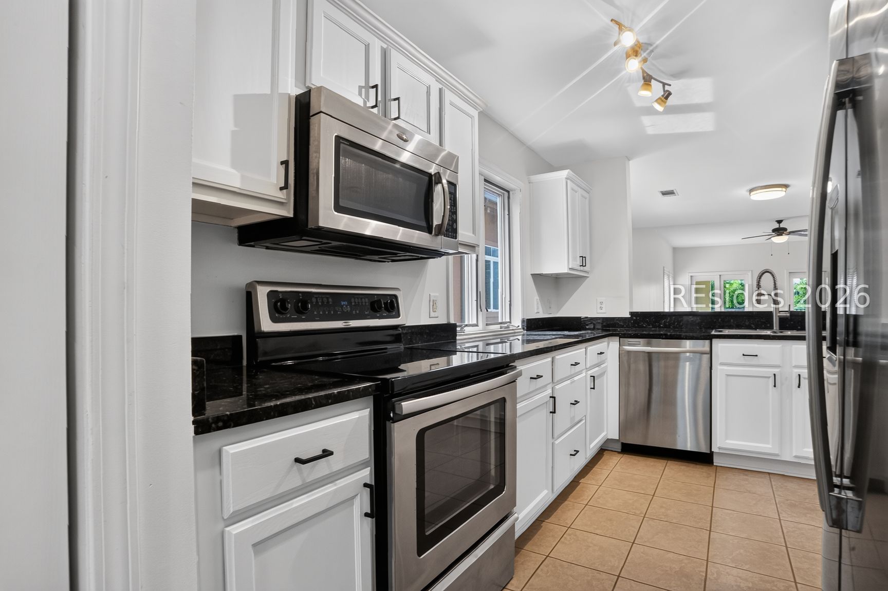 14 Johnston Way Unit: 13E