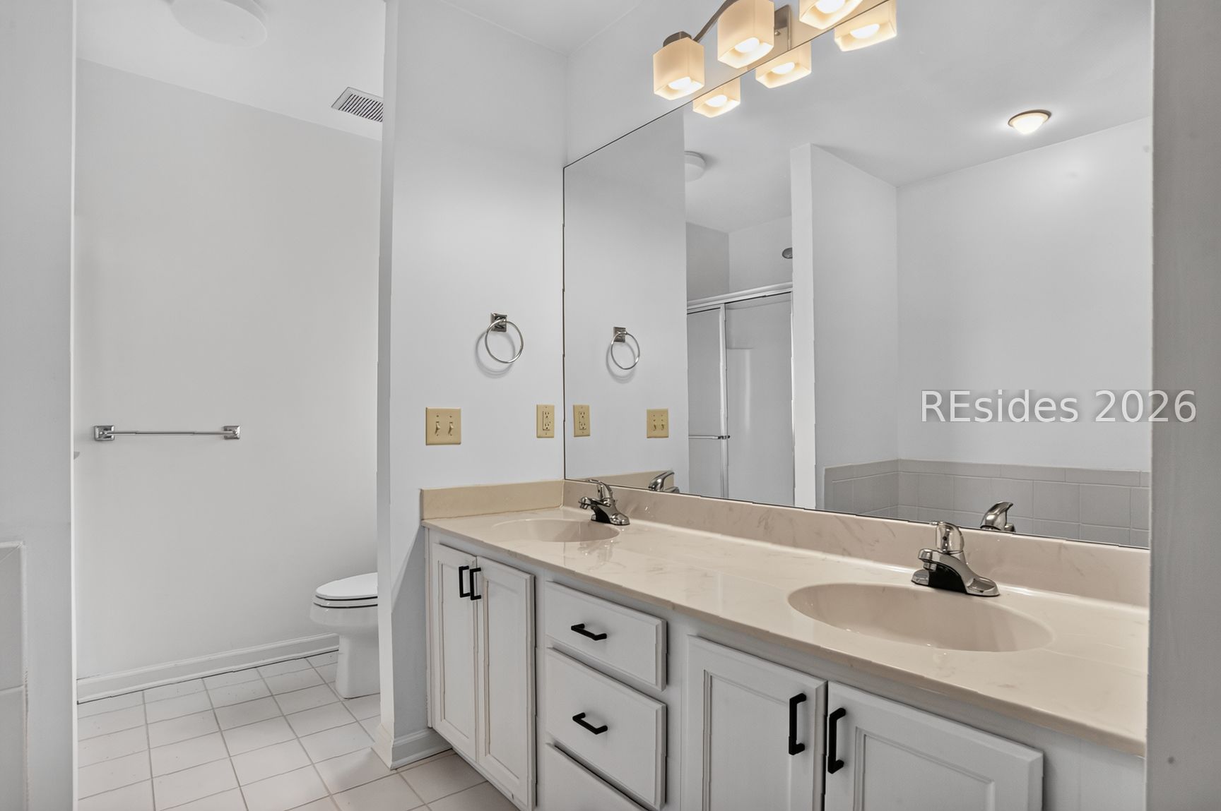14 Johnston Way Unit: 13E