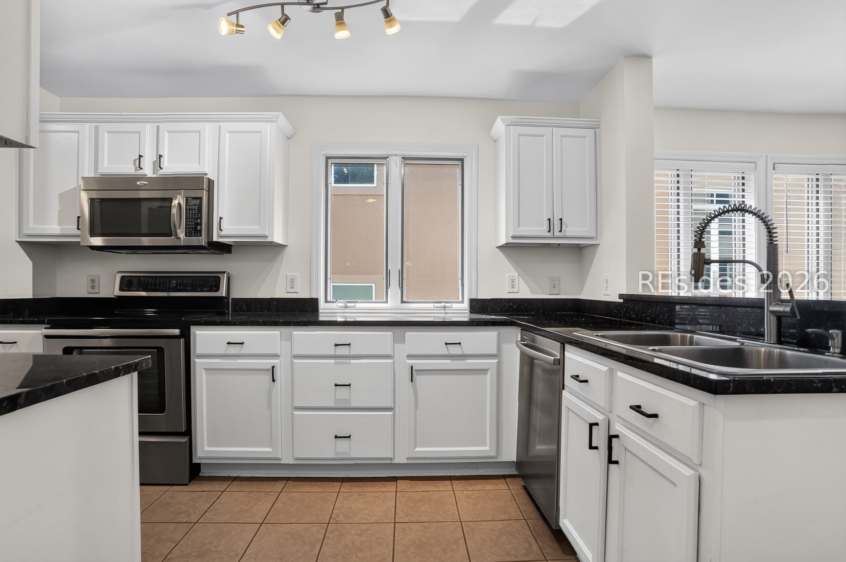 14 Johnston Way Unit: 13E