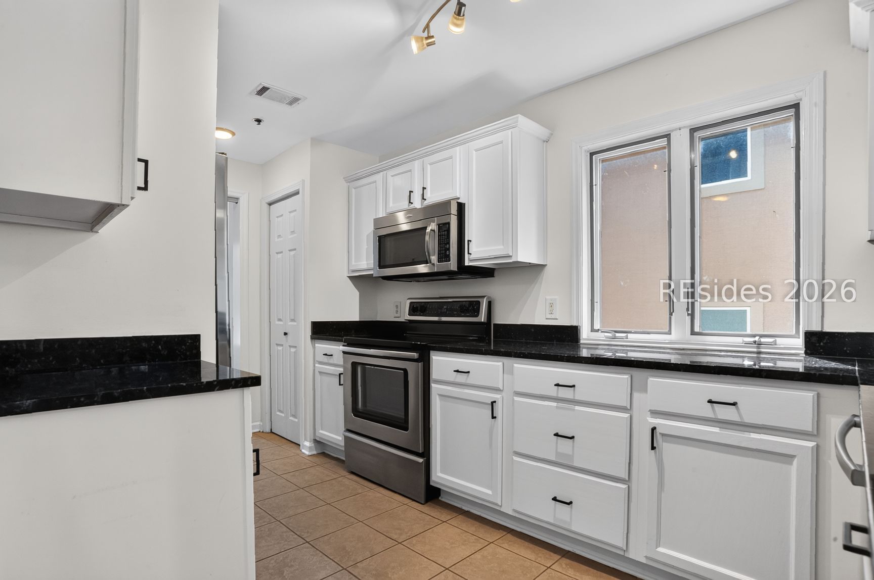 14 Johnston Way Unit: 13E