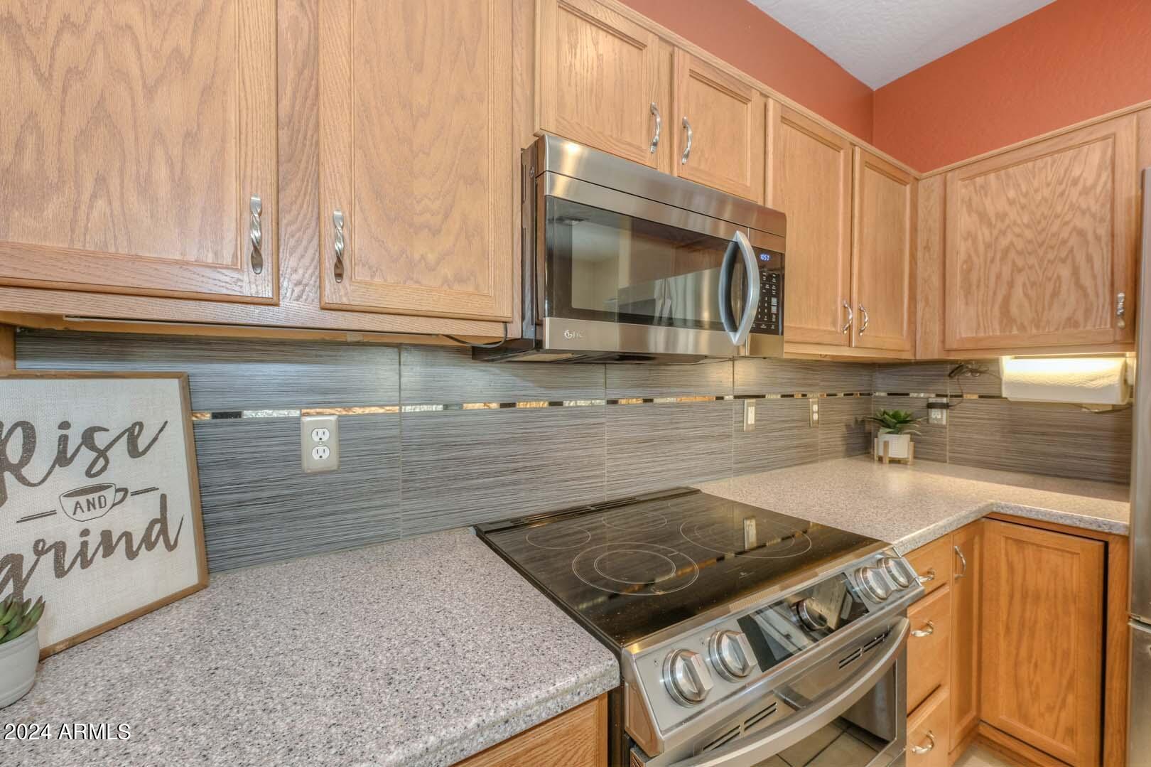 5194 W DESERT HILLS Drive