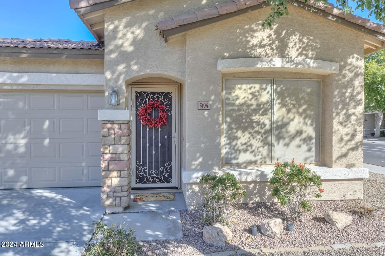 5194 W DESERT HILLS Drive