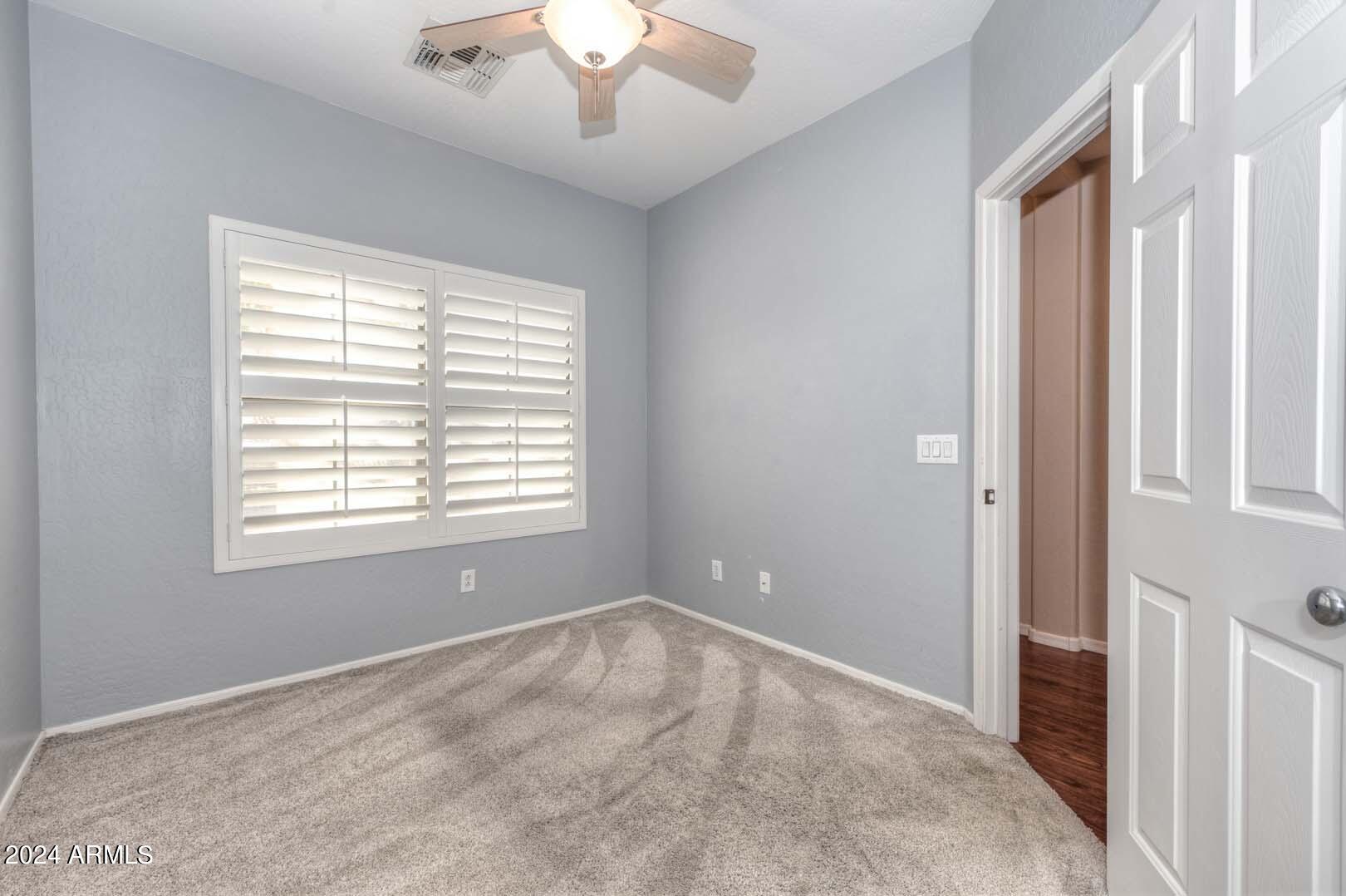 5194 W DESERT HILLS Drive