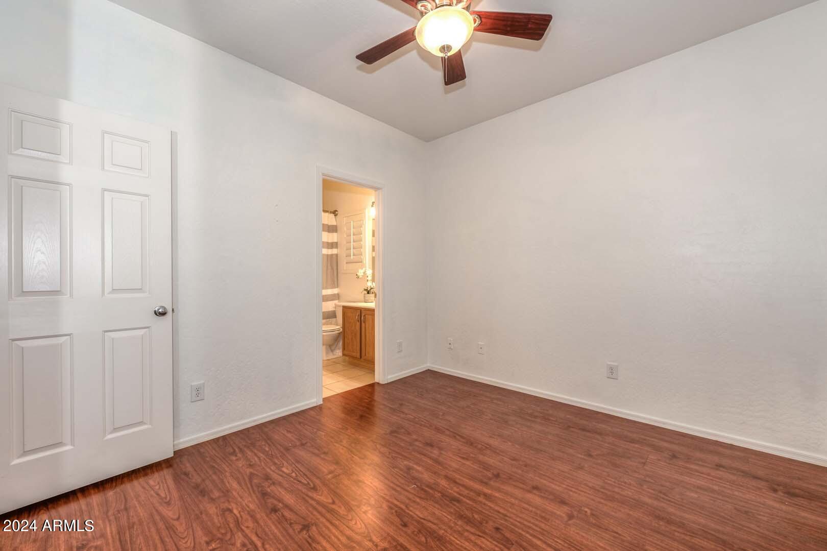 5194 W DESERT HILLS Drive